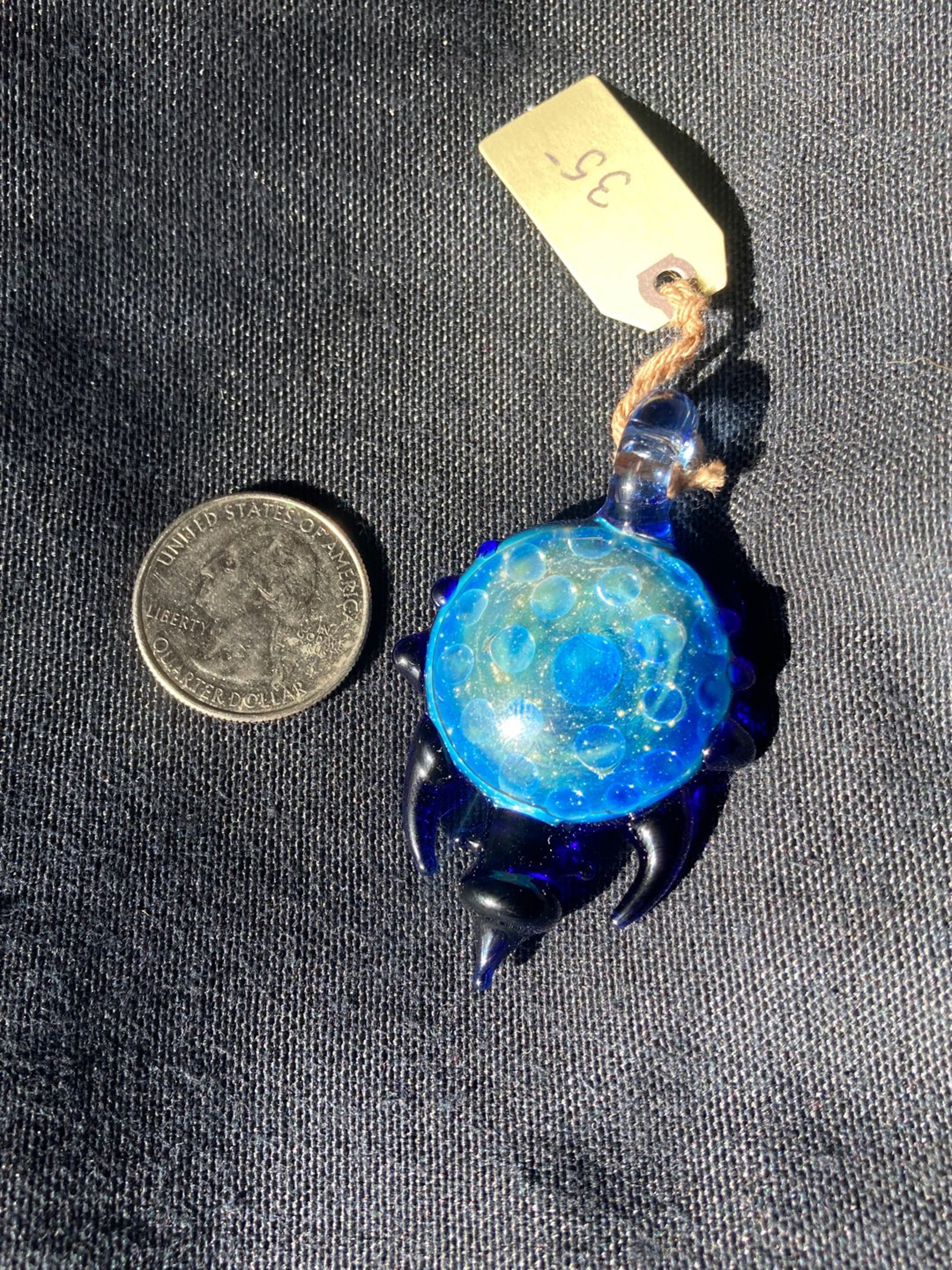 Preview pic of Abstract pendant