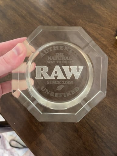 Preview pic of Raw giant ash tray