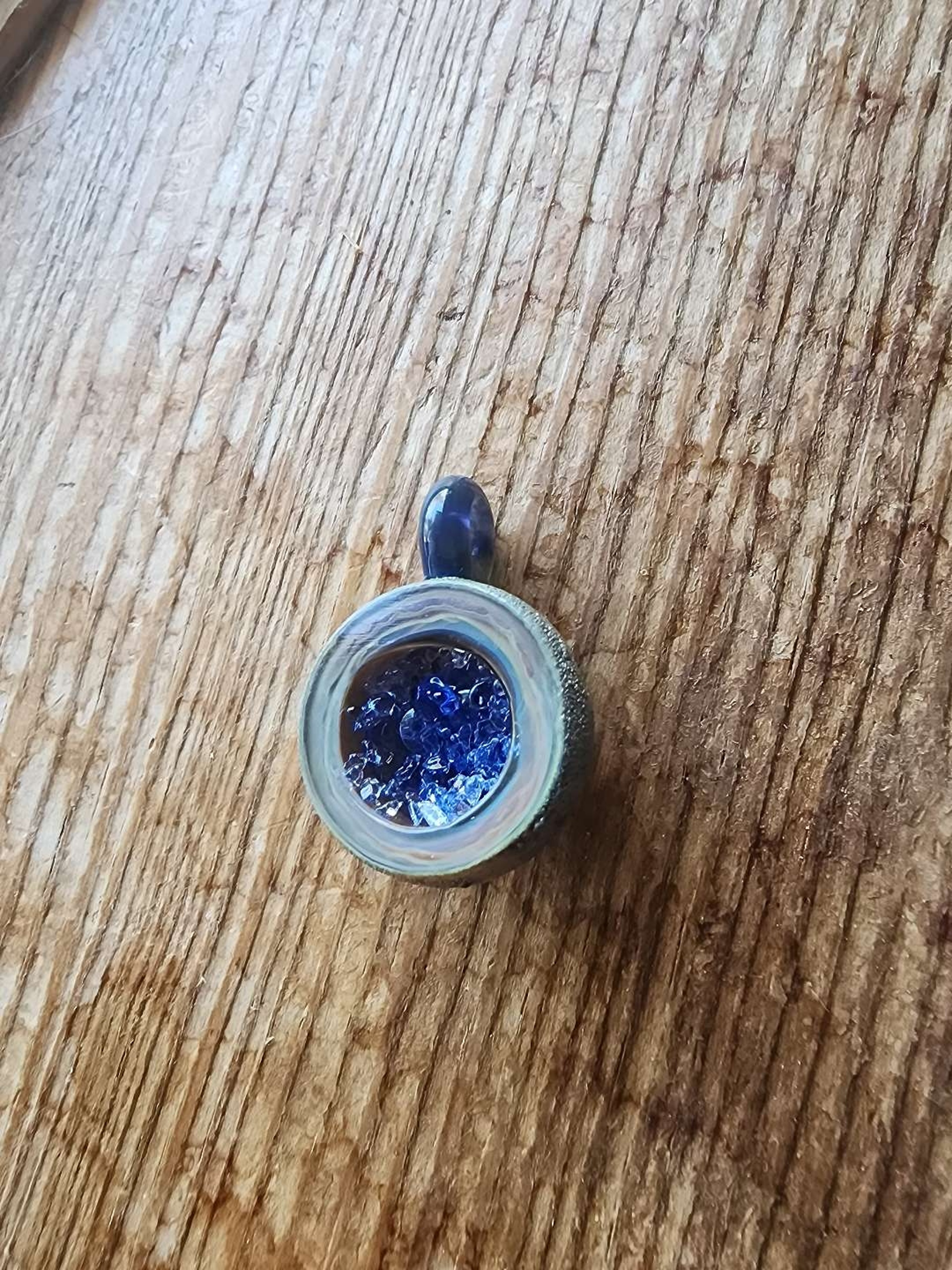 Preview pic of Blue geode pendant