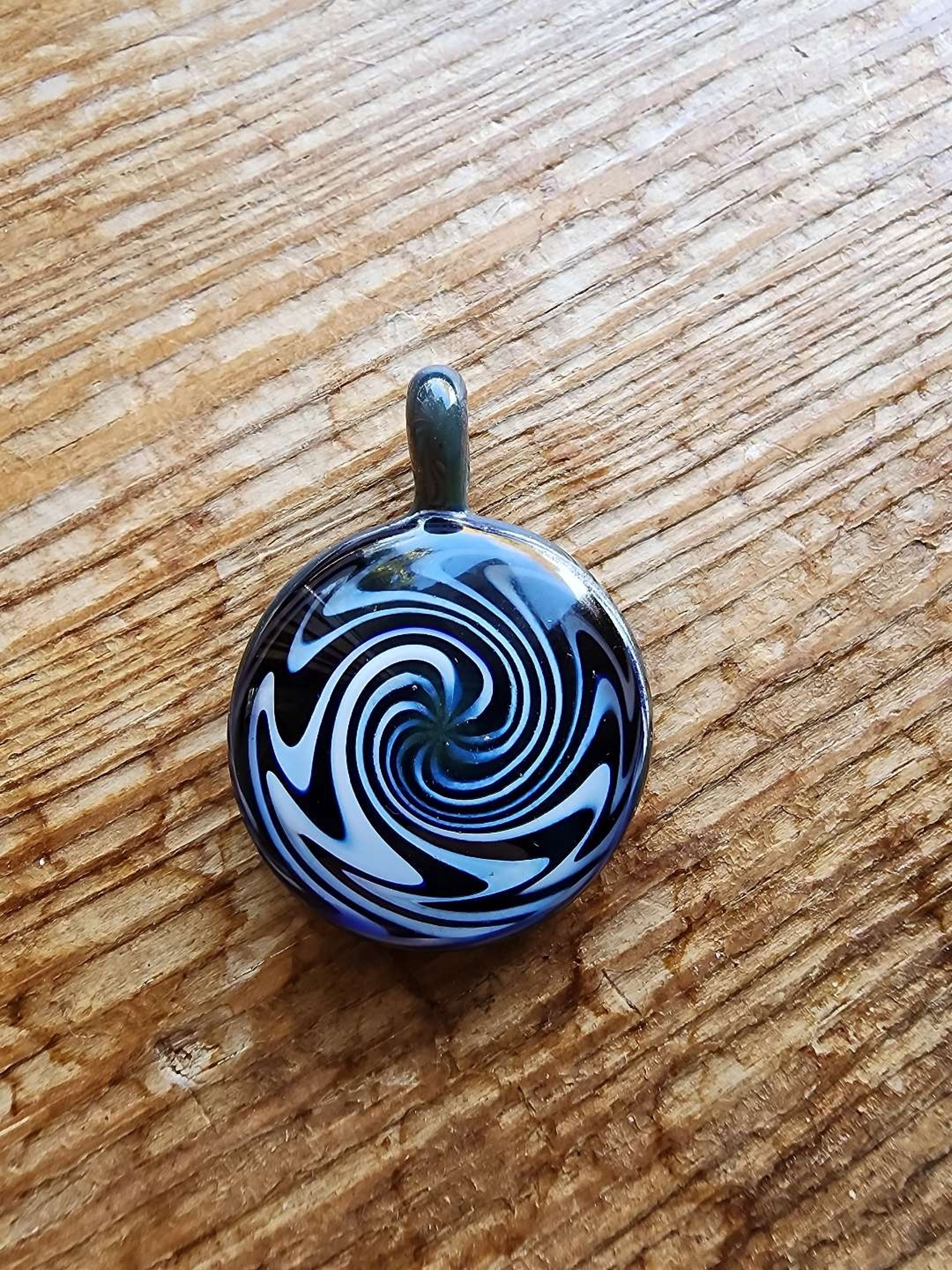 Preview pic of Wig wag/spiral pendants