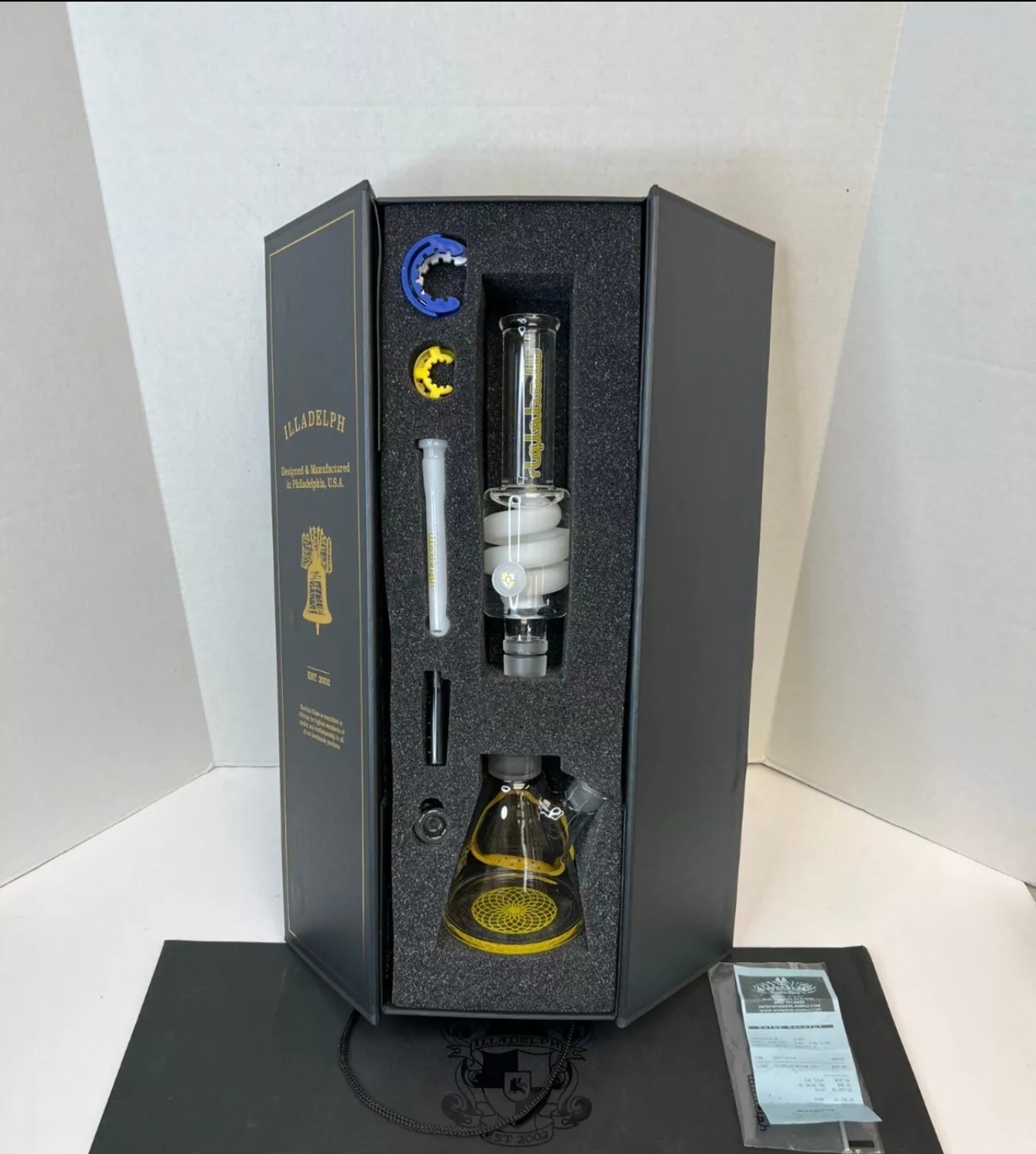 Preview pic of Illadelph Chilladelph Medium Coil Beaker - White & Yellow
