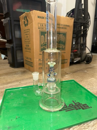Preview pic of Bio hazard mini bong perc