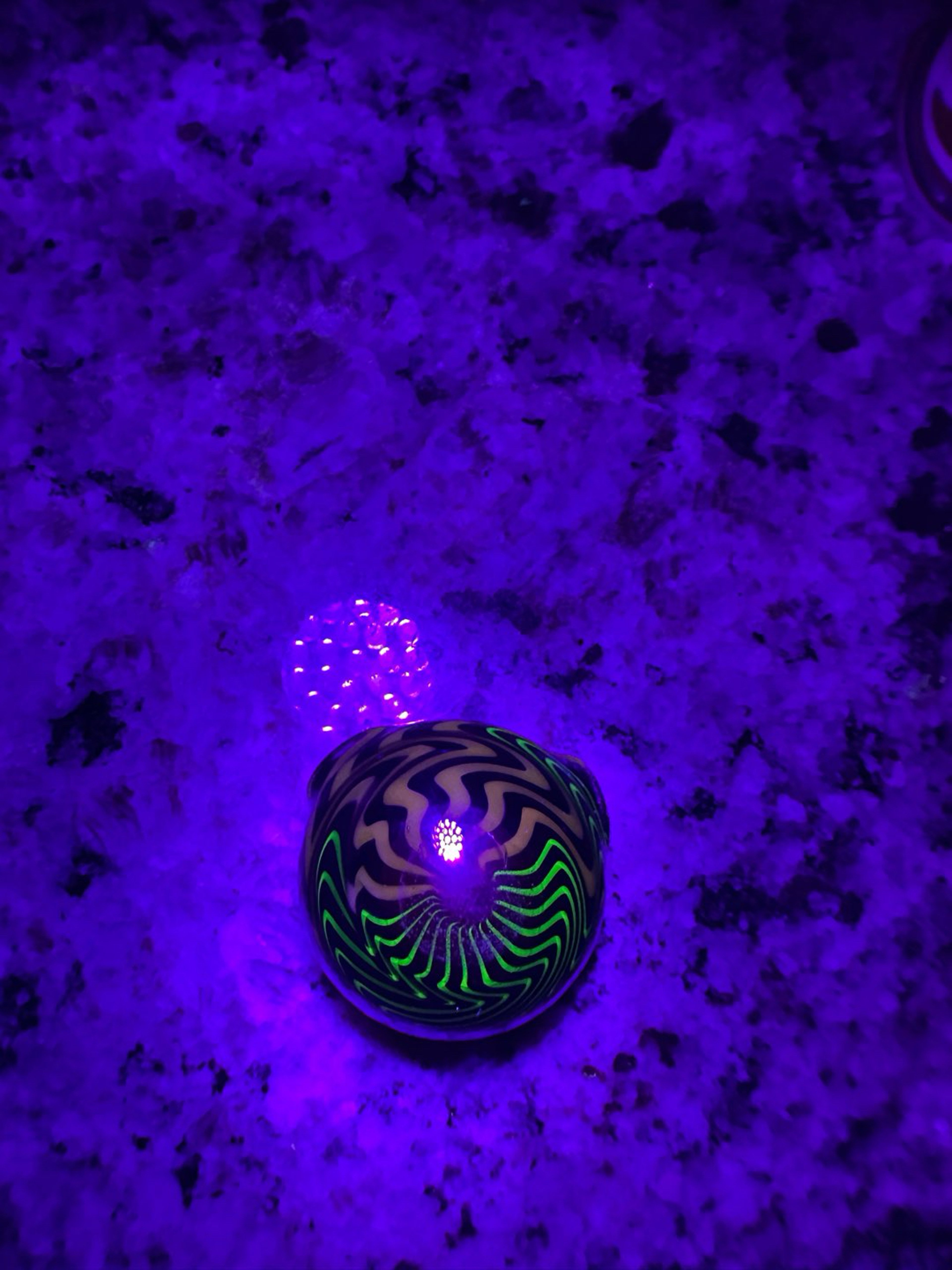 Preview pic of Uv killer bee wig wag pendant