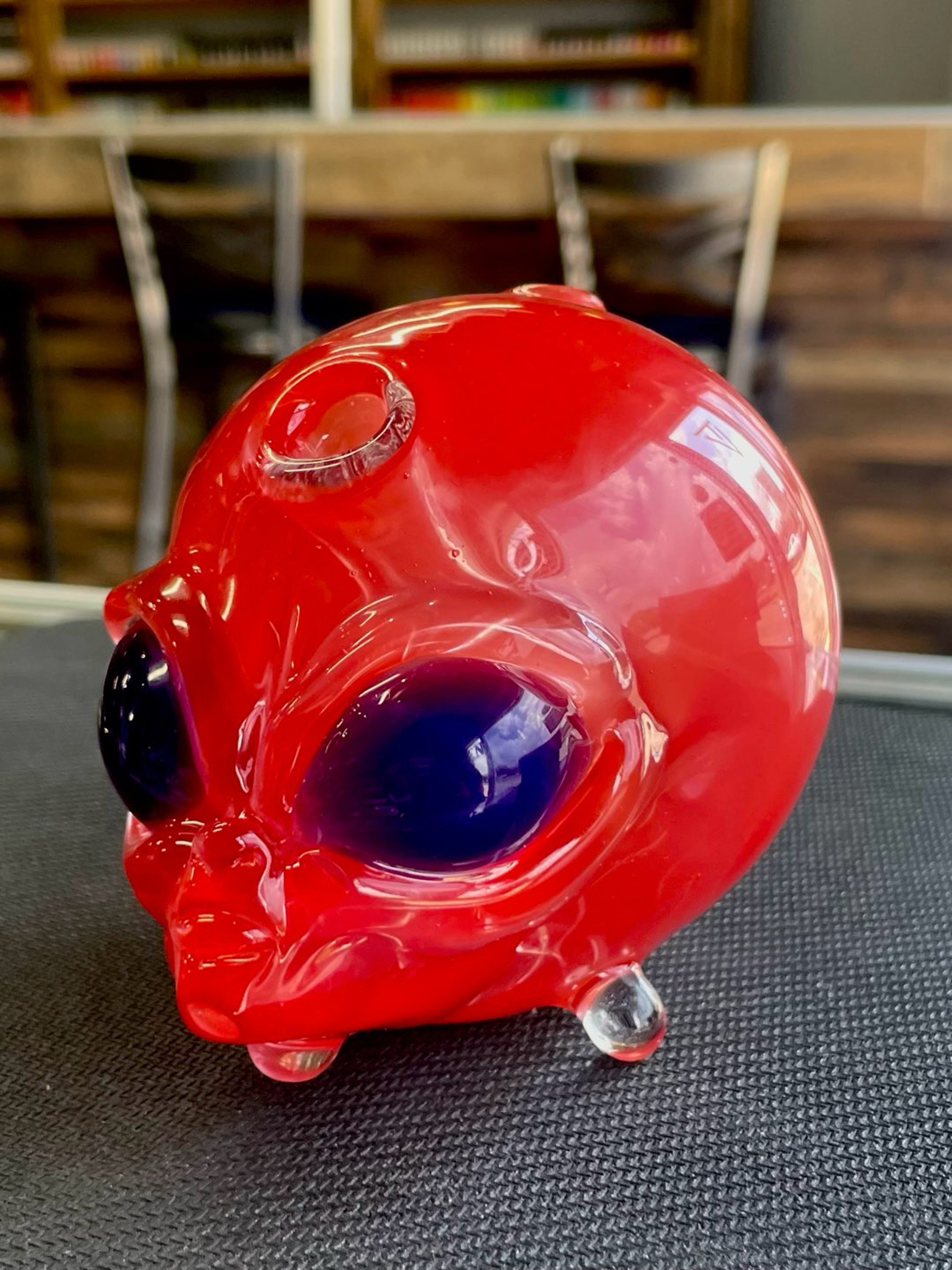 Preview pic of Ghost Glass Alien Head