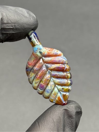 Preview pic of Leaf pendant