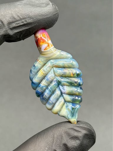 Preview pic of Leaf pendant