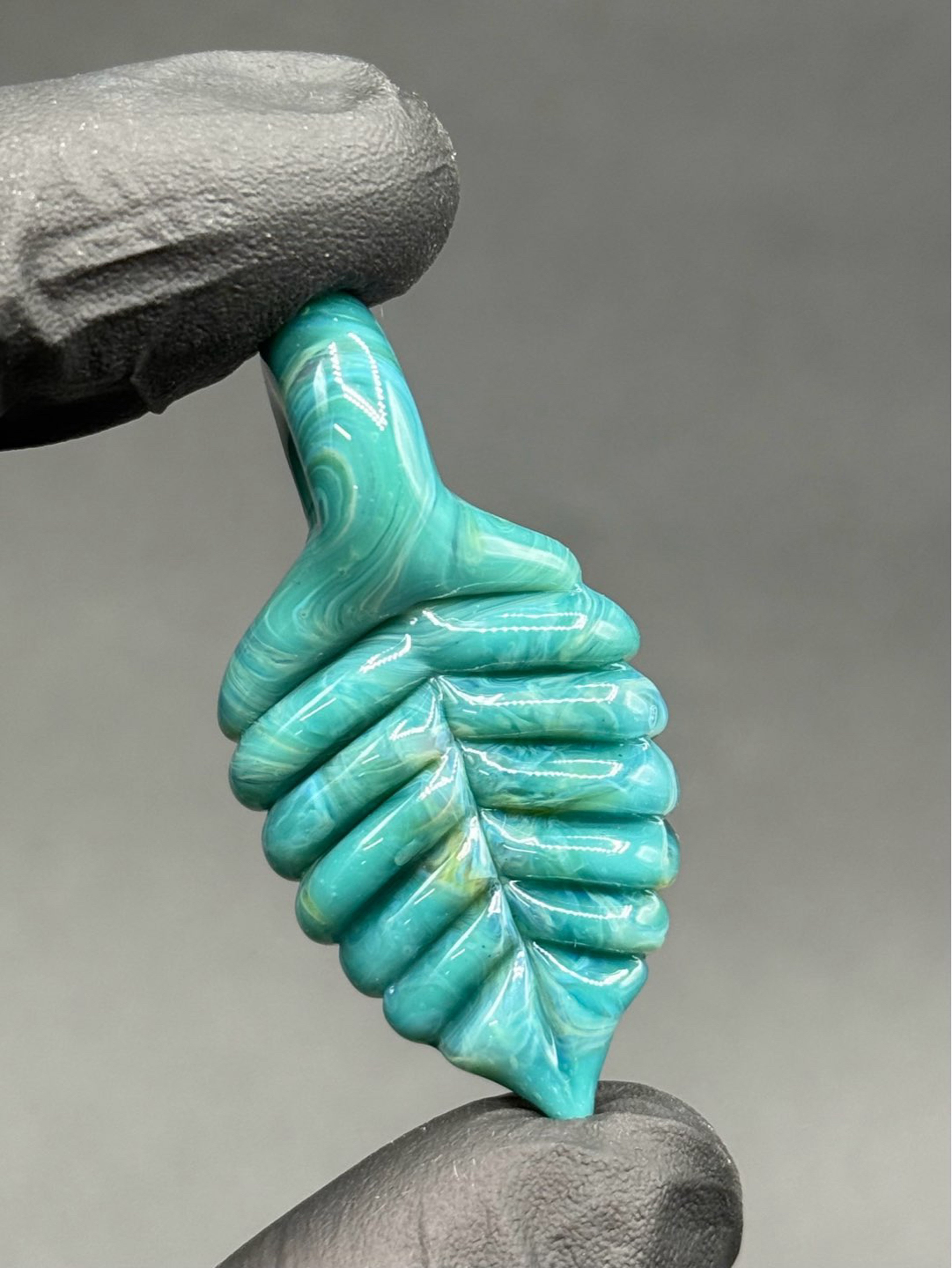 Preview pic of Leaf pendant
