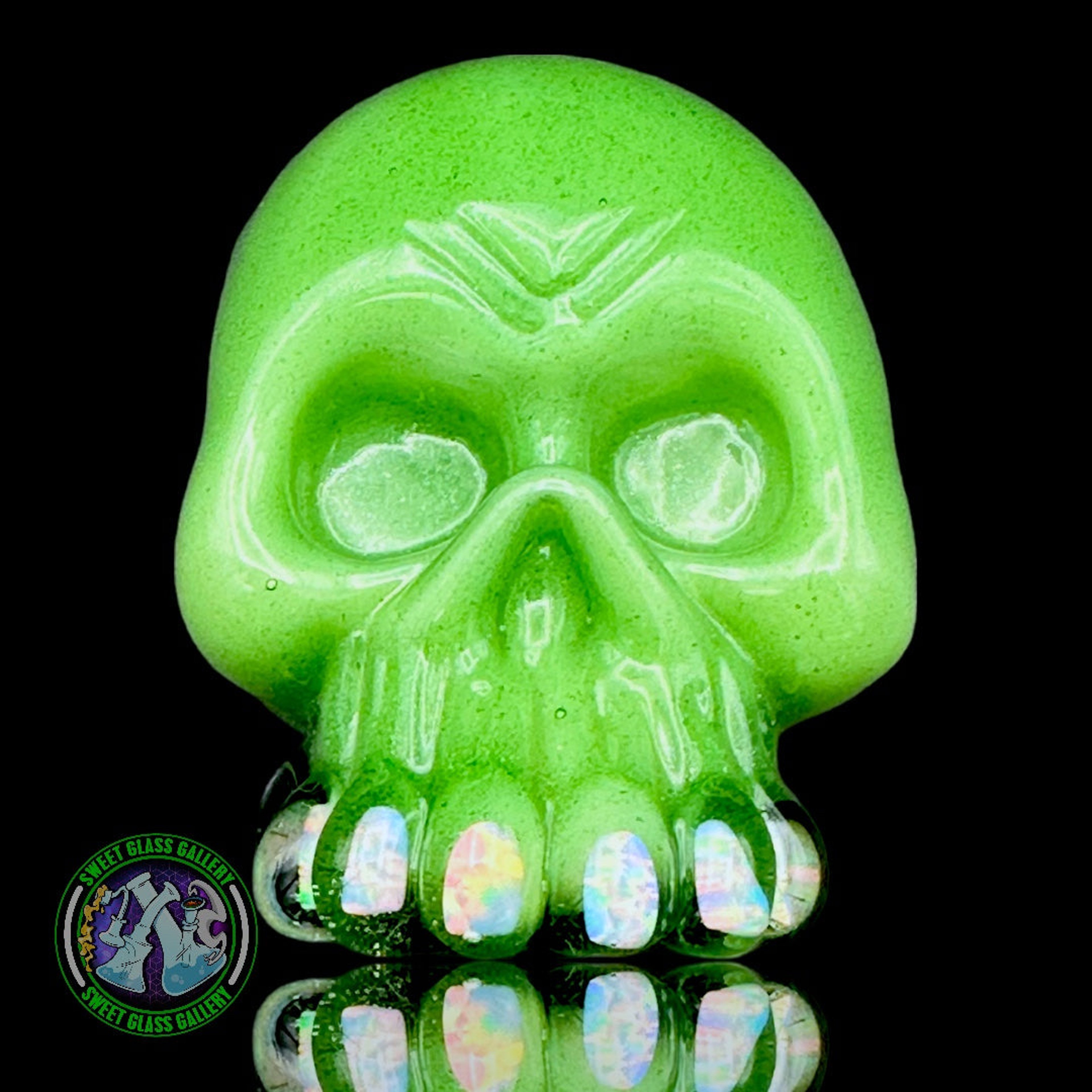 Preview pic of Carsten Glass - Skull Pendant
