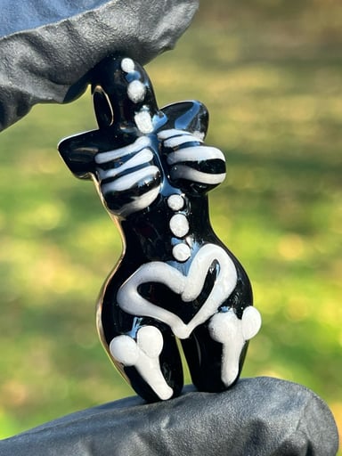 Preview pic of Glass by Ariel Galaxy Skelly Babe