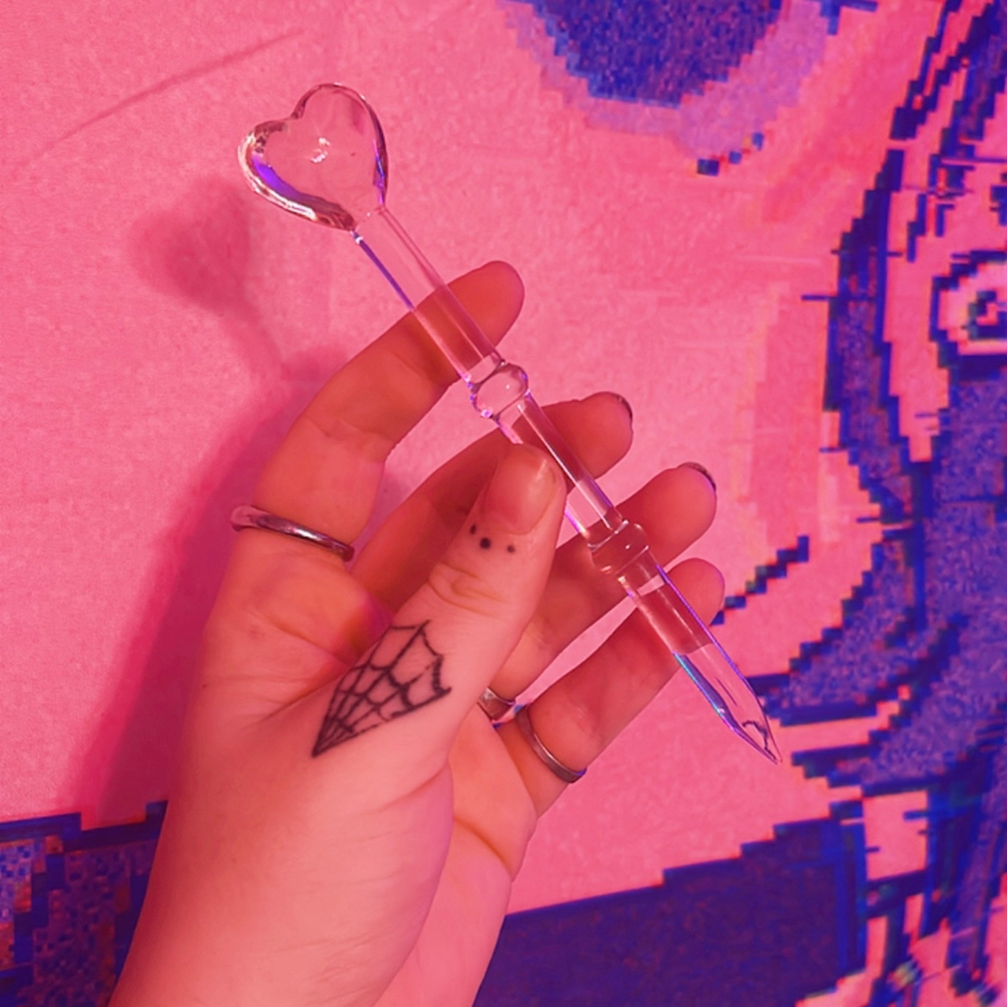 Preview pic of Pink Heart Dab Tool