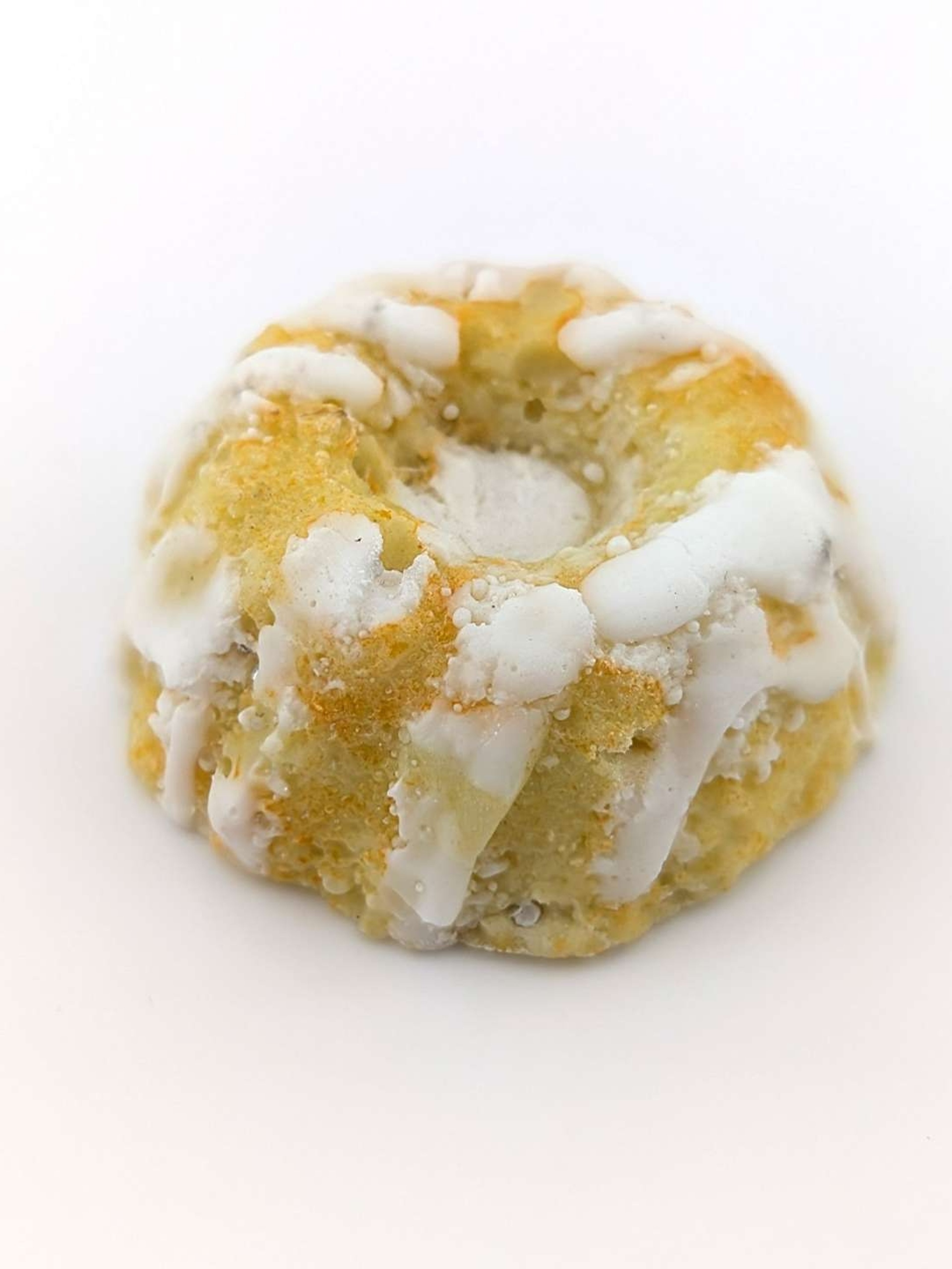 Preview pic of Eriko Kobayashi "Mini Bundt Cake" Sculpture