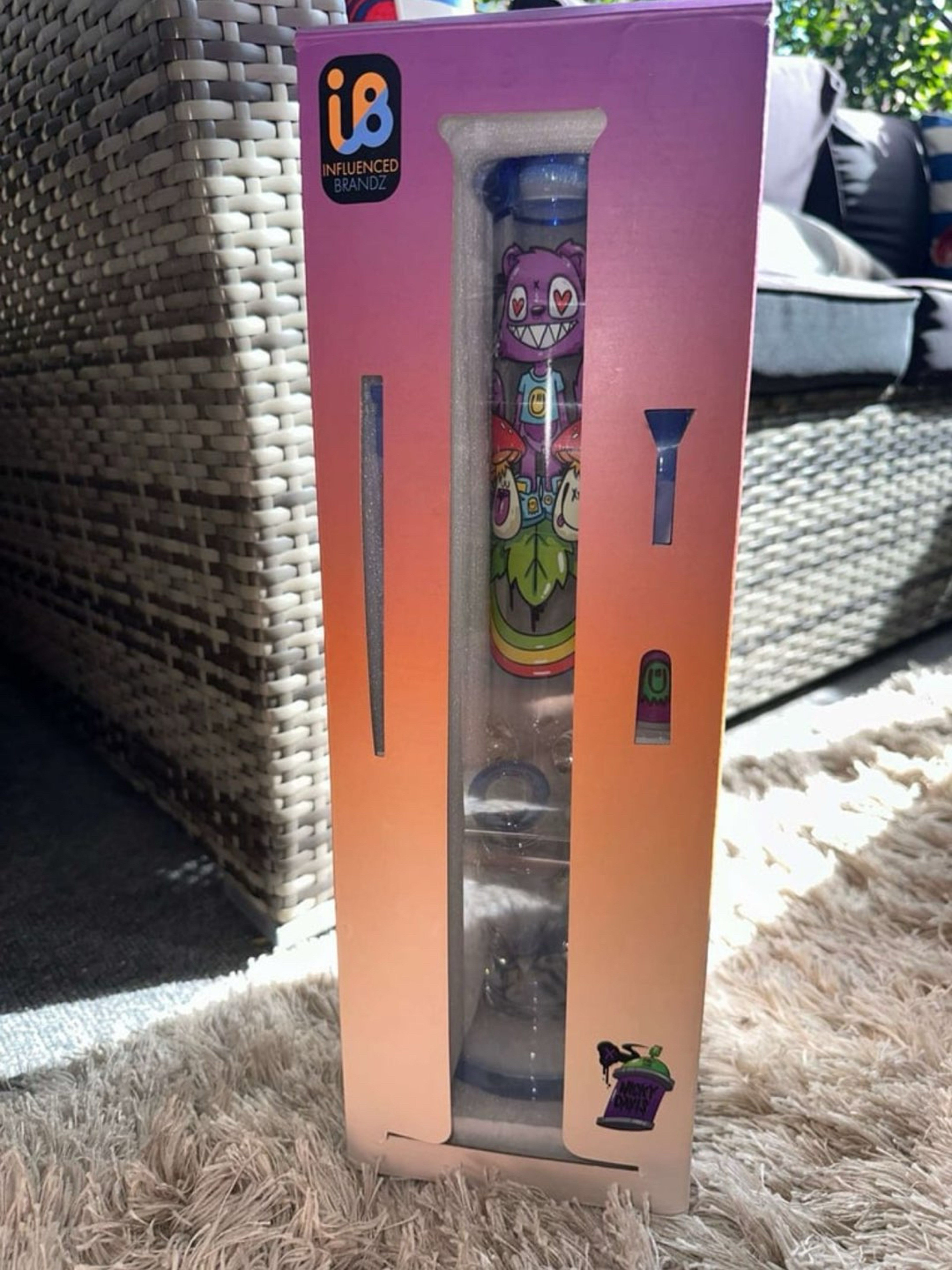 Preview pic of Nicky Davis Bong