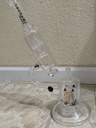 Preview pic of Tsunami Glass Bong