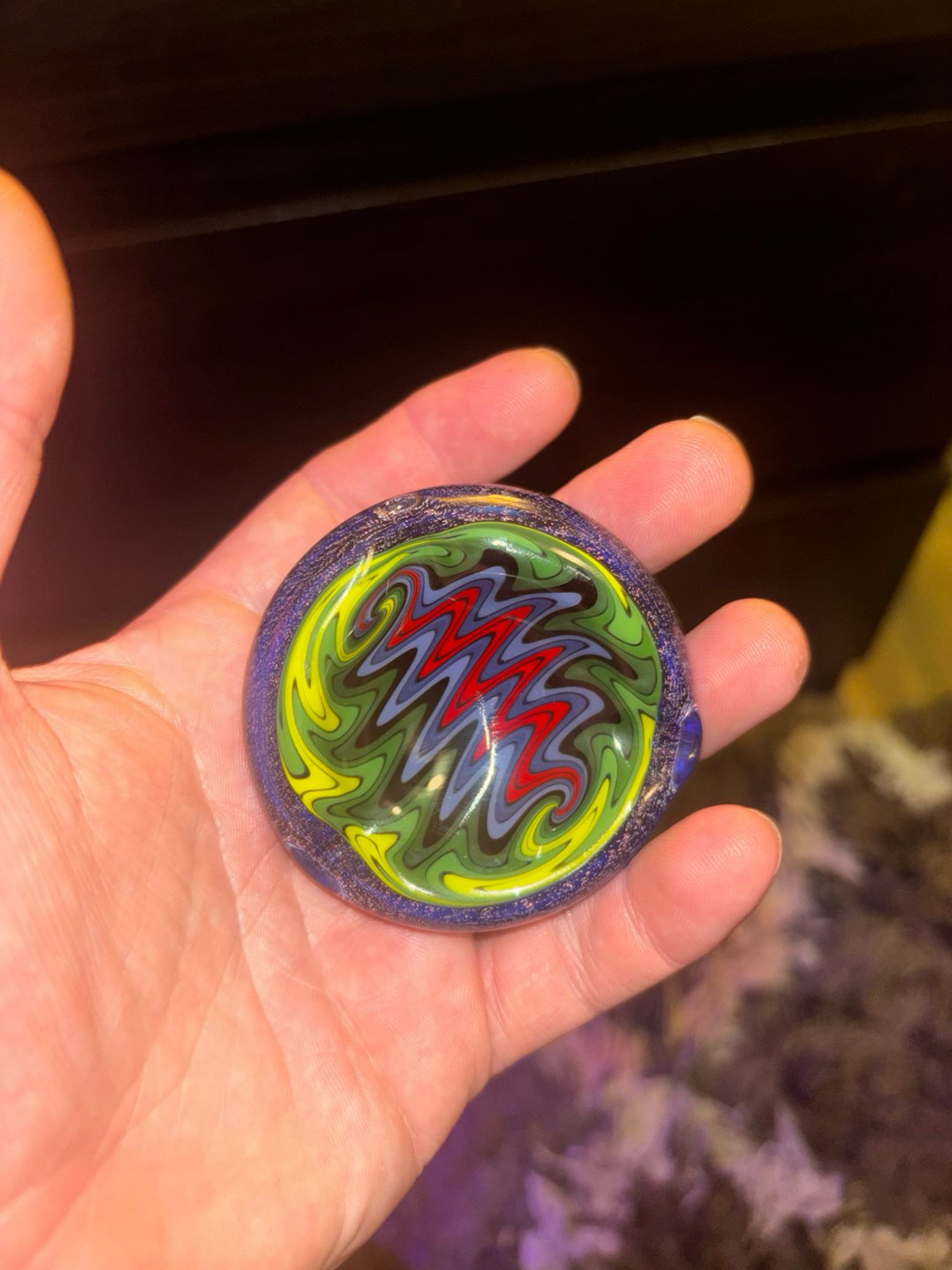 Preview pic of Dew glass ash tray