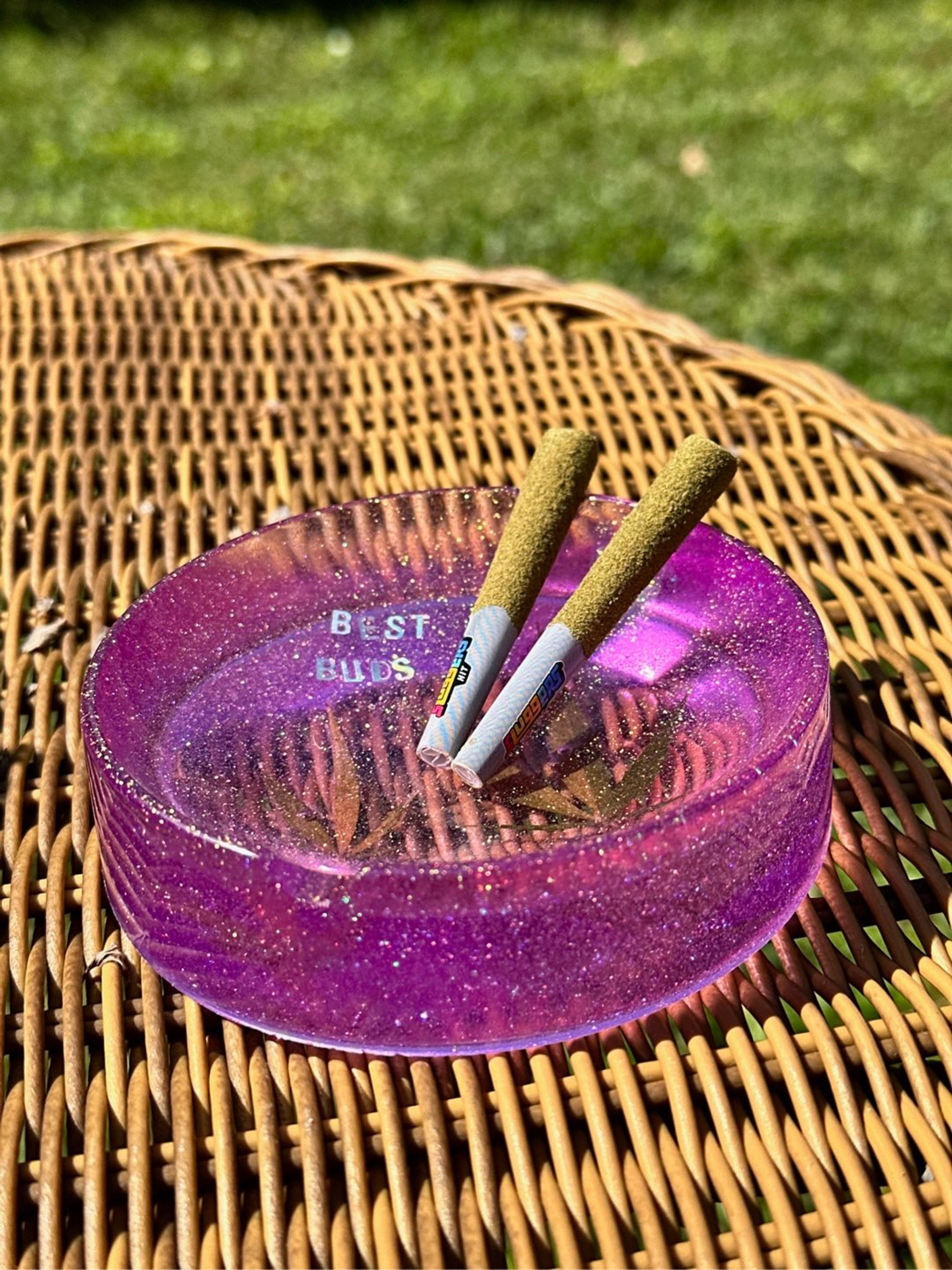 Best Friends Ash Tray in Violet image 0
