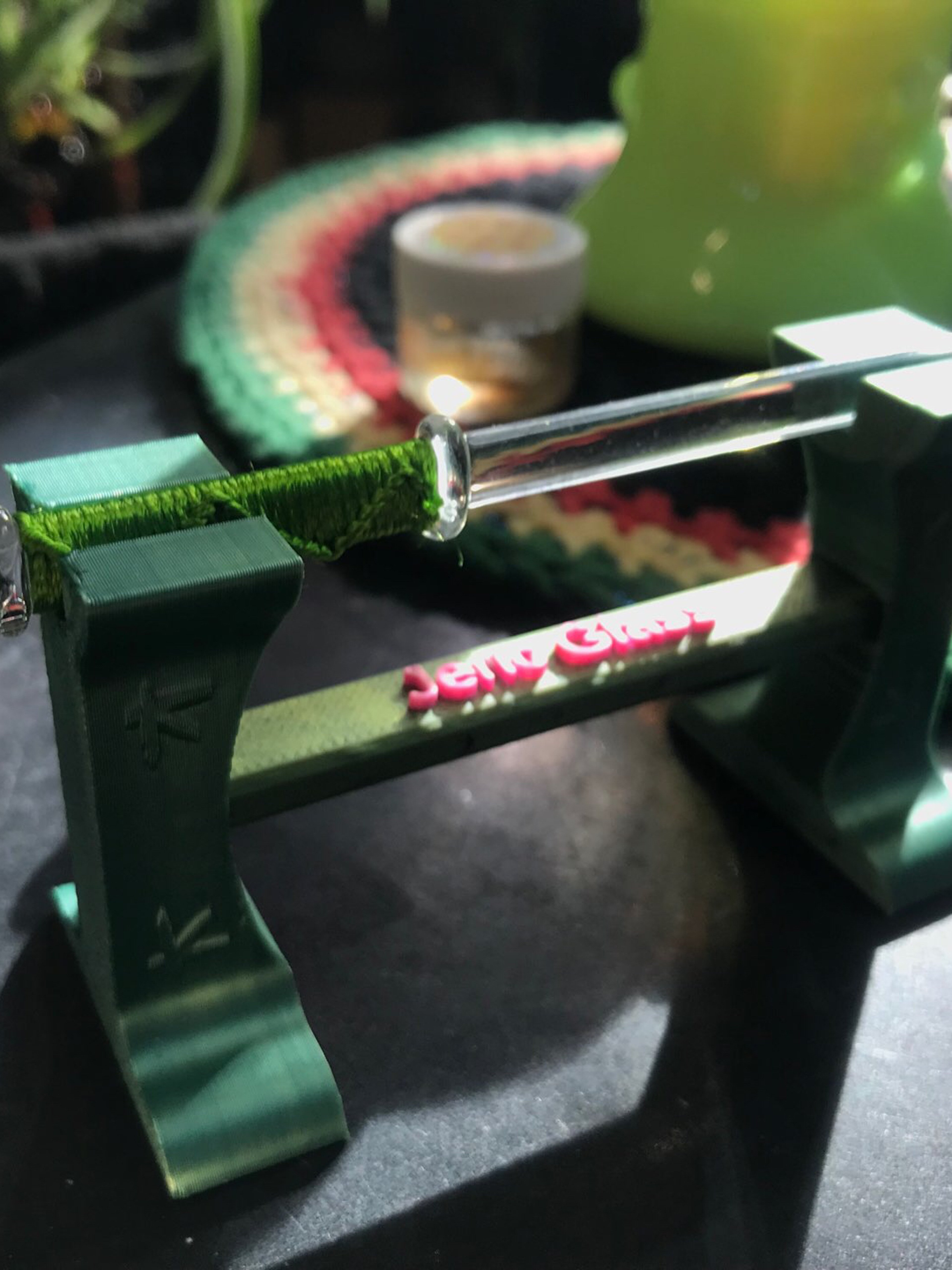 Preview pic of Rosin Warrior with stand