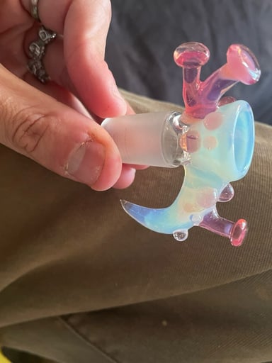 Preview pic of Vaughnsbongs slide/bowl