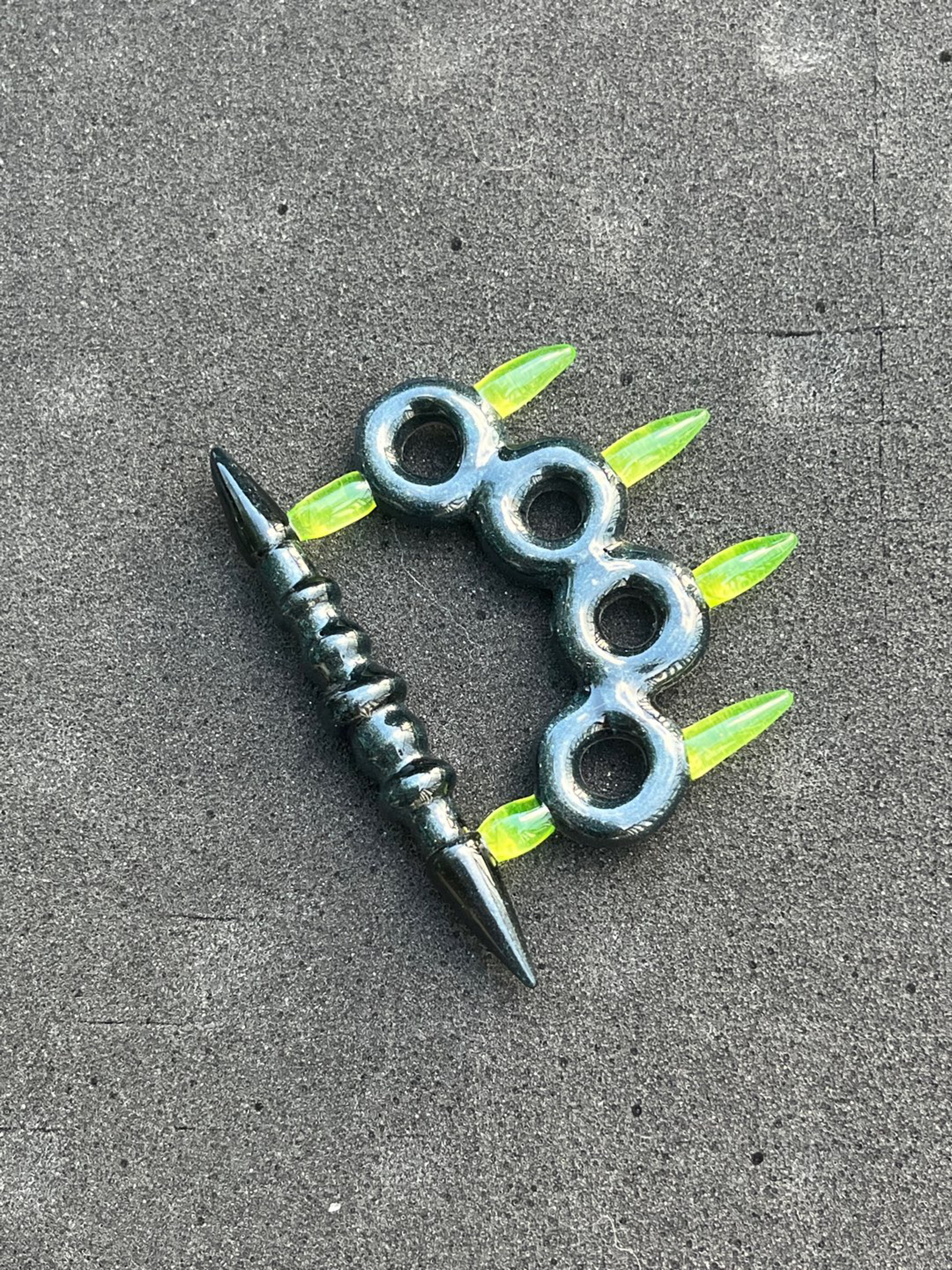 Preview pic of Smiff Glass knuckles pendants