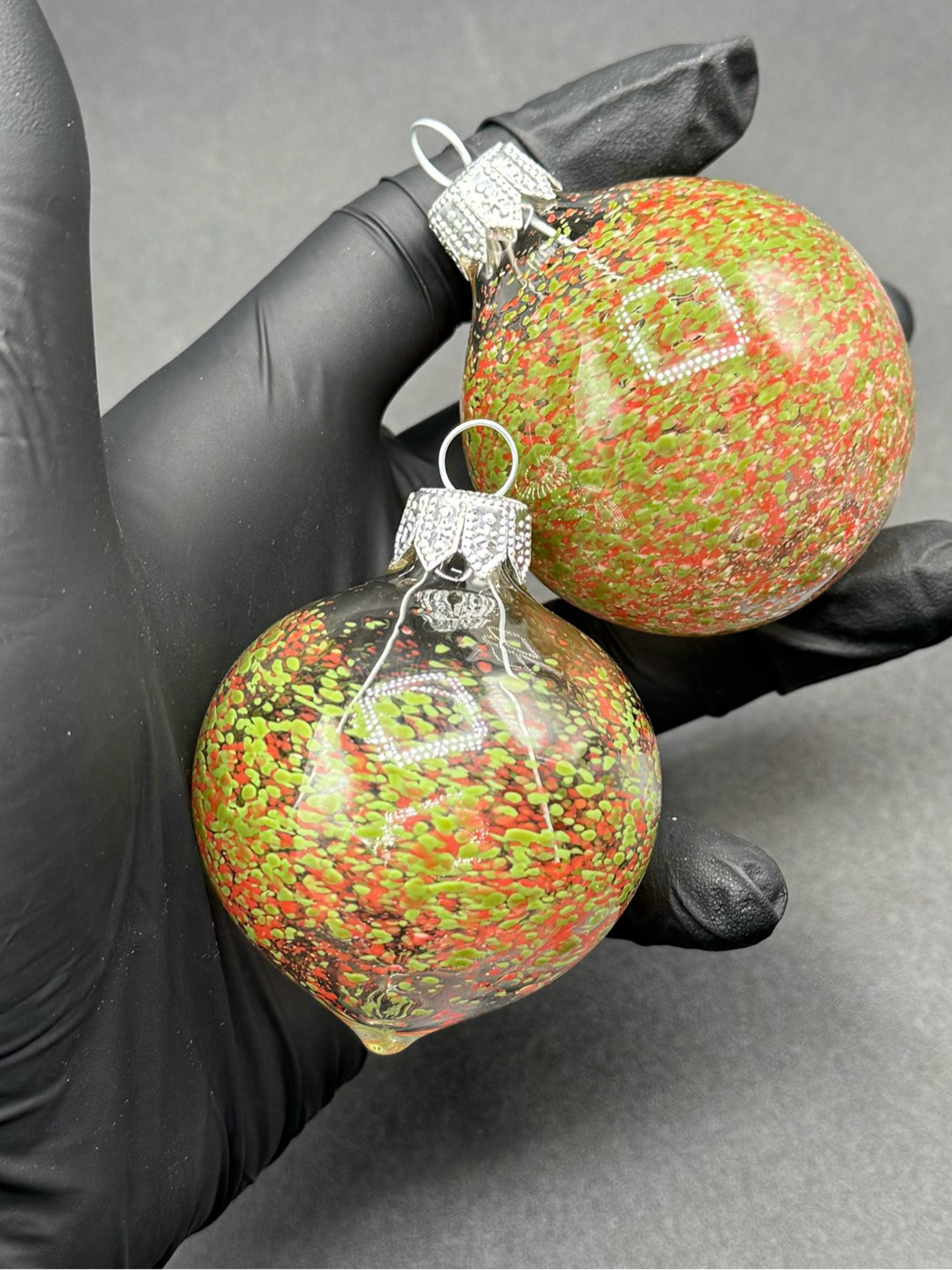 Preview pic of Christmas ornaments 2pack