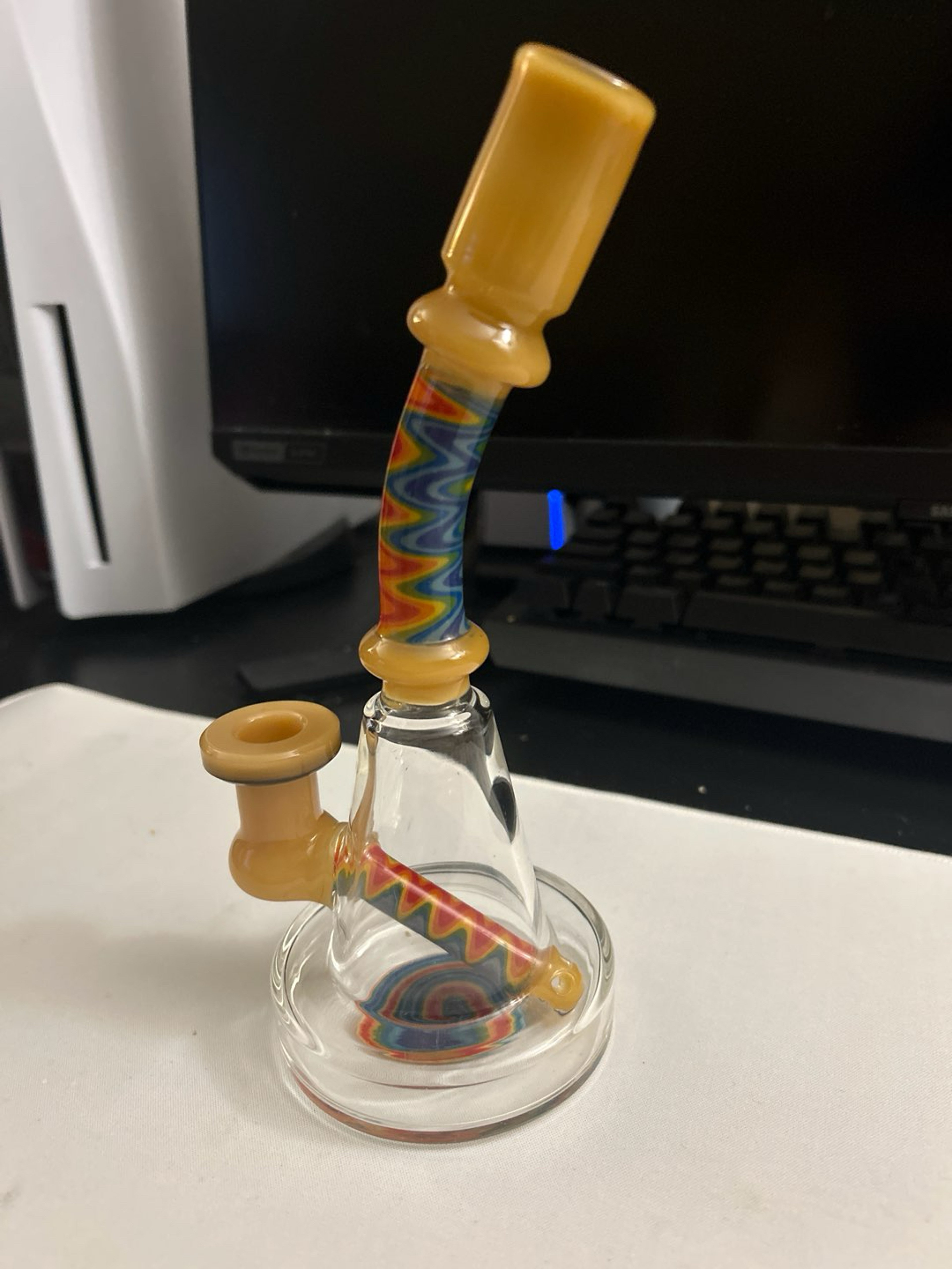 Preview pic of Hand Blown Dab Rig