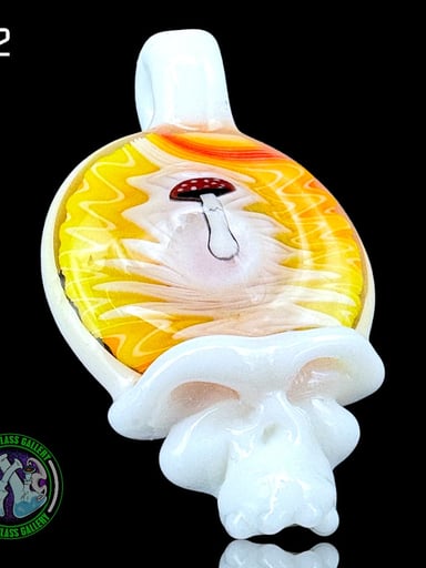 Preview pic of Whitlock Glass - Pendant #2 - Skull