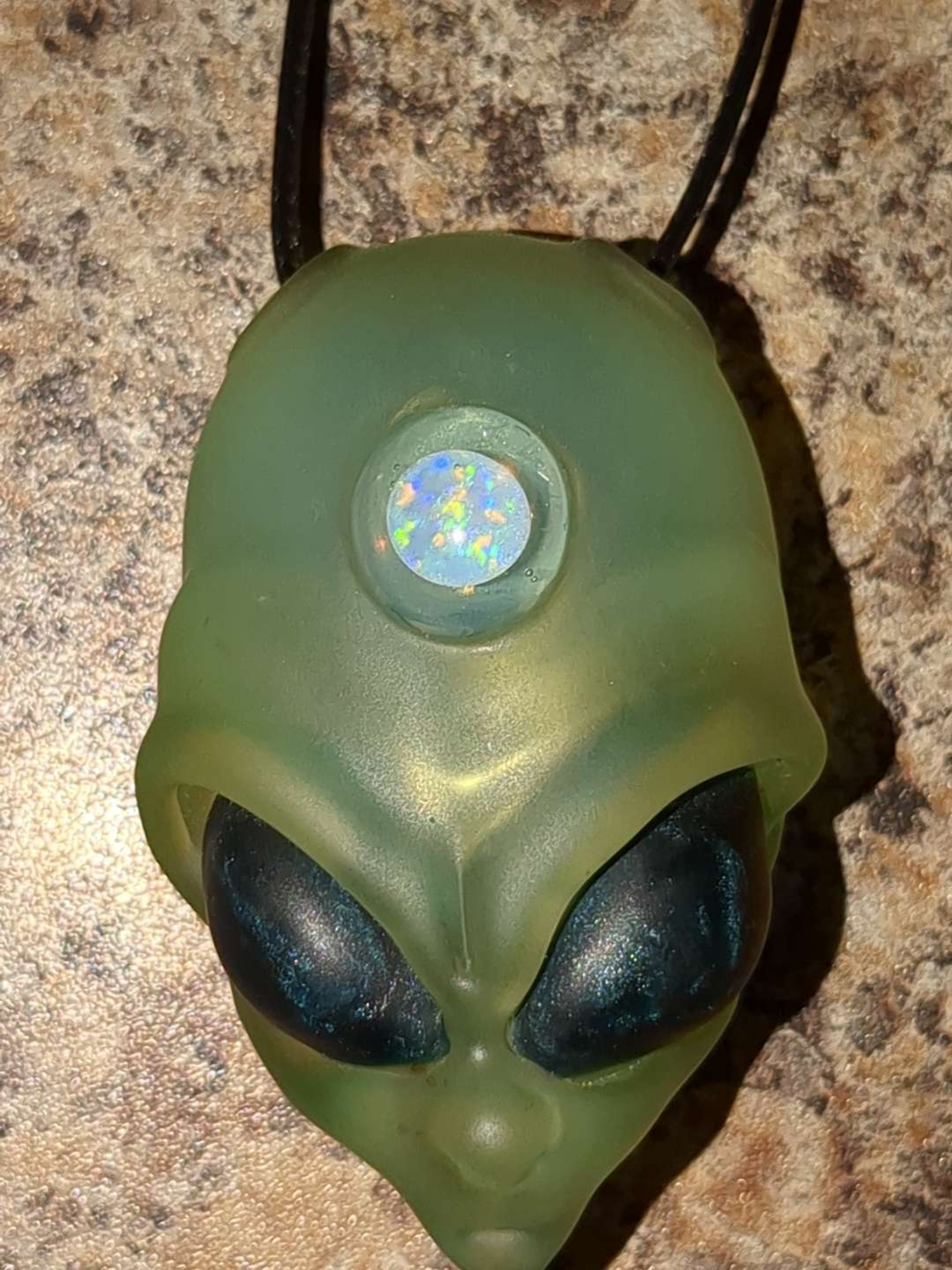 Preview pic of Ryder Color Changing Alien w/Opal Coin