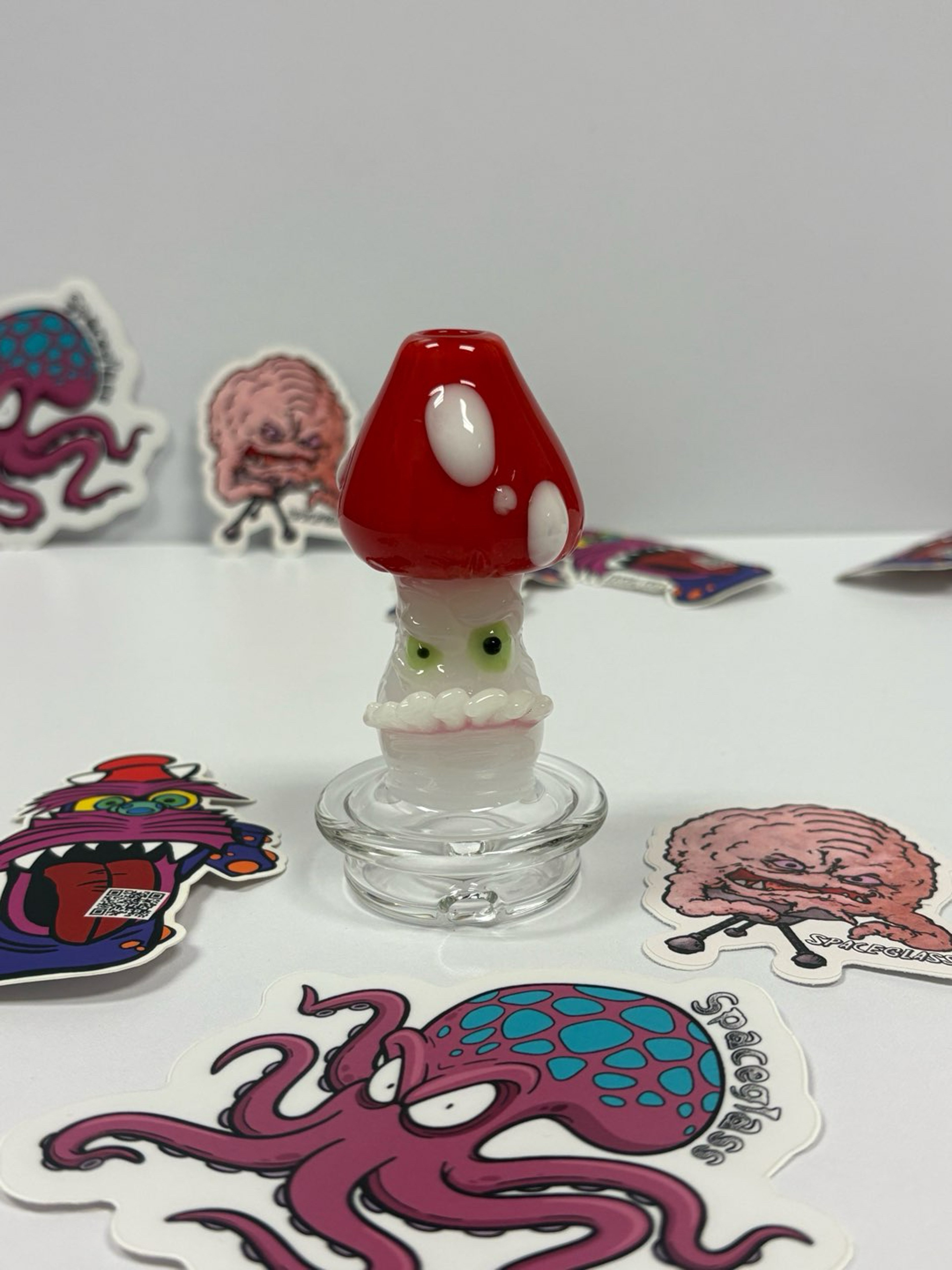 Preview pic of Space Glass Dry Puffco Peak or Peak Pro mushroom top with UV reactive glass accents