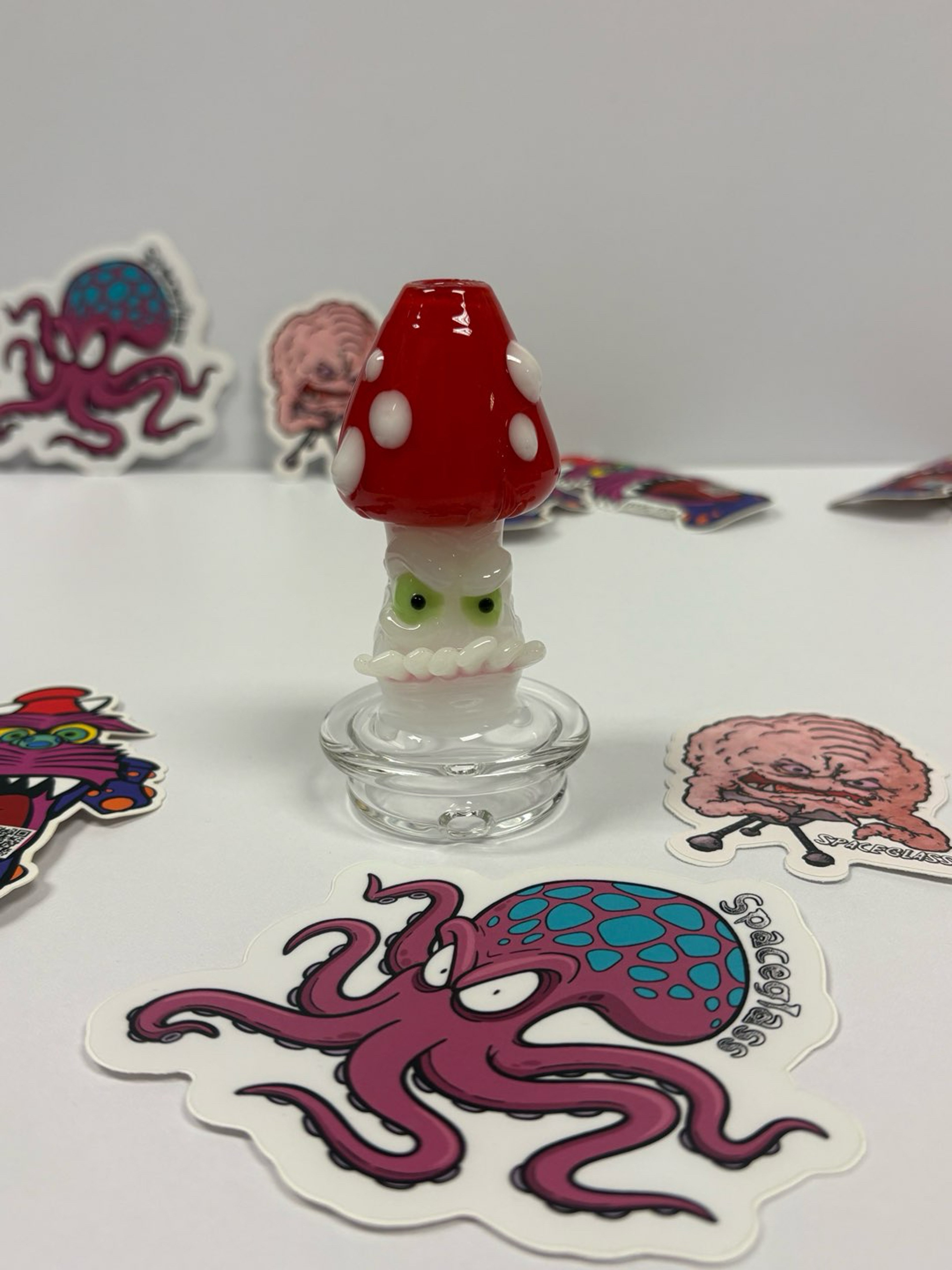 Preview pic of Space Glass Dry Puffco Peak or Peak Pro mushroom top with UV reactive glass accents