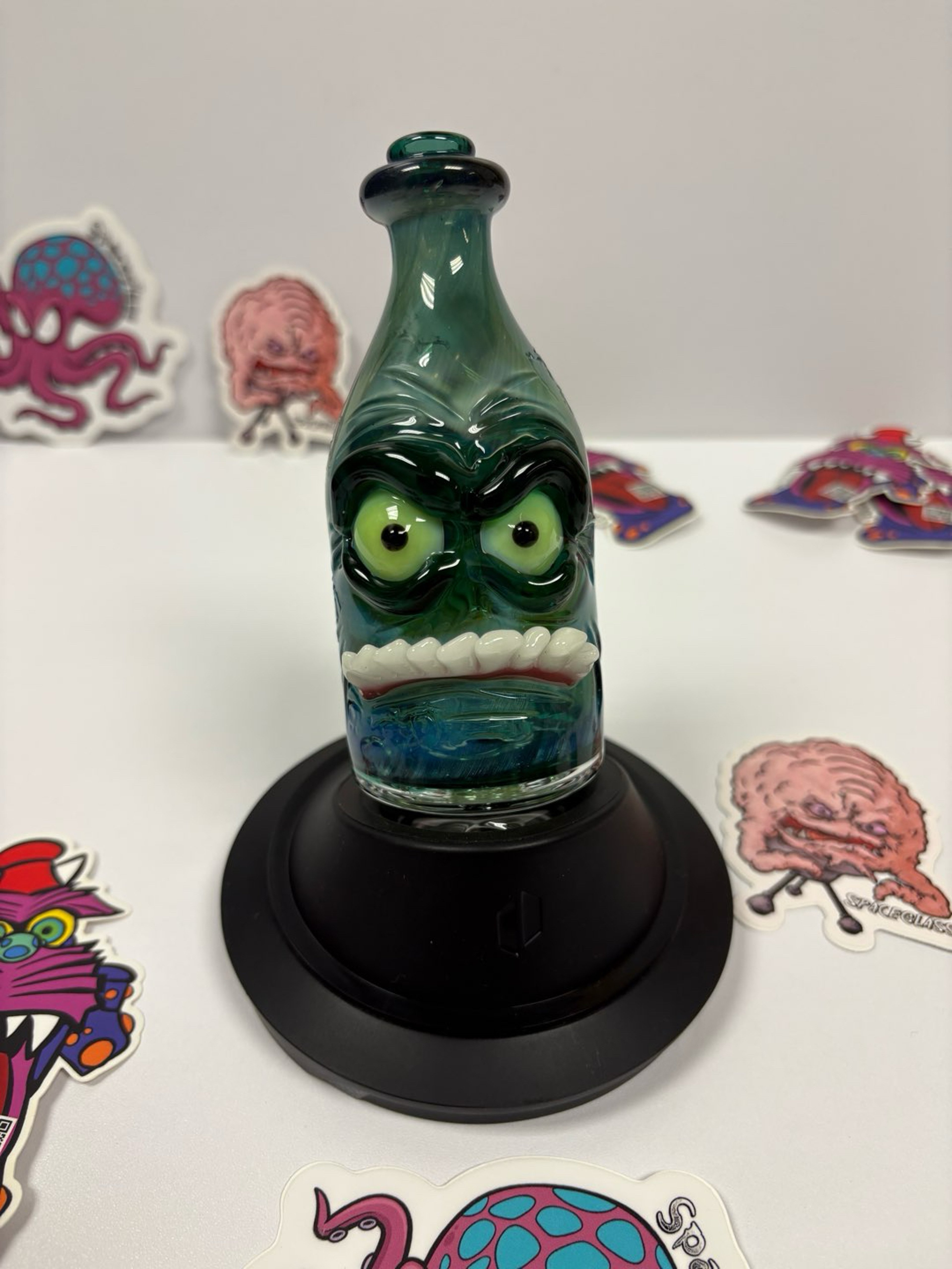 Preview pic of Space Glass shrunken head Puffco Peak or Peak pro top with UV accents