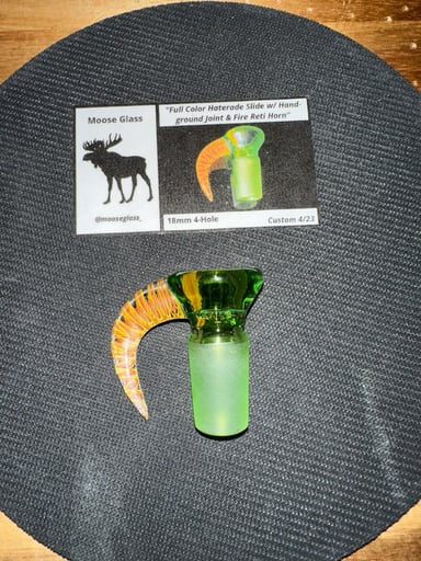 Preview pic of Moose glass slide