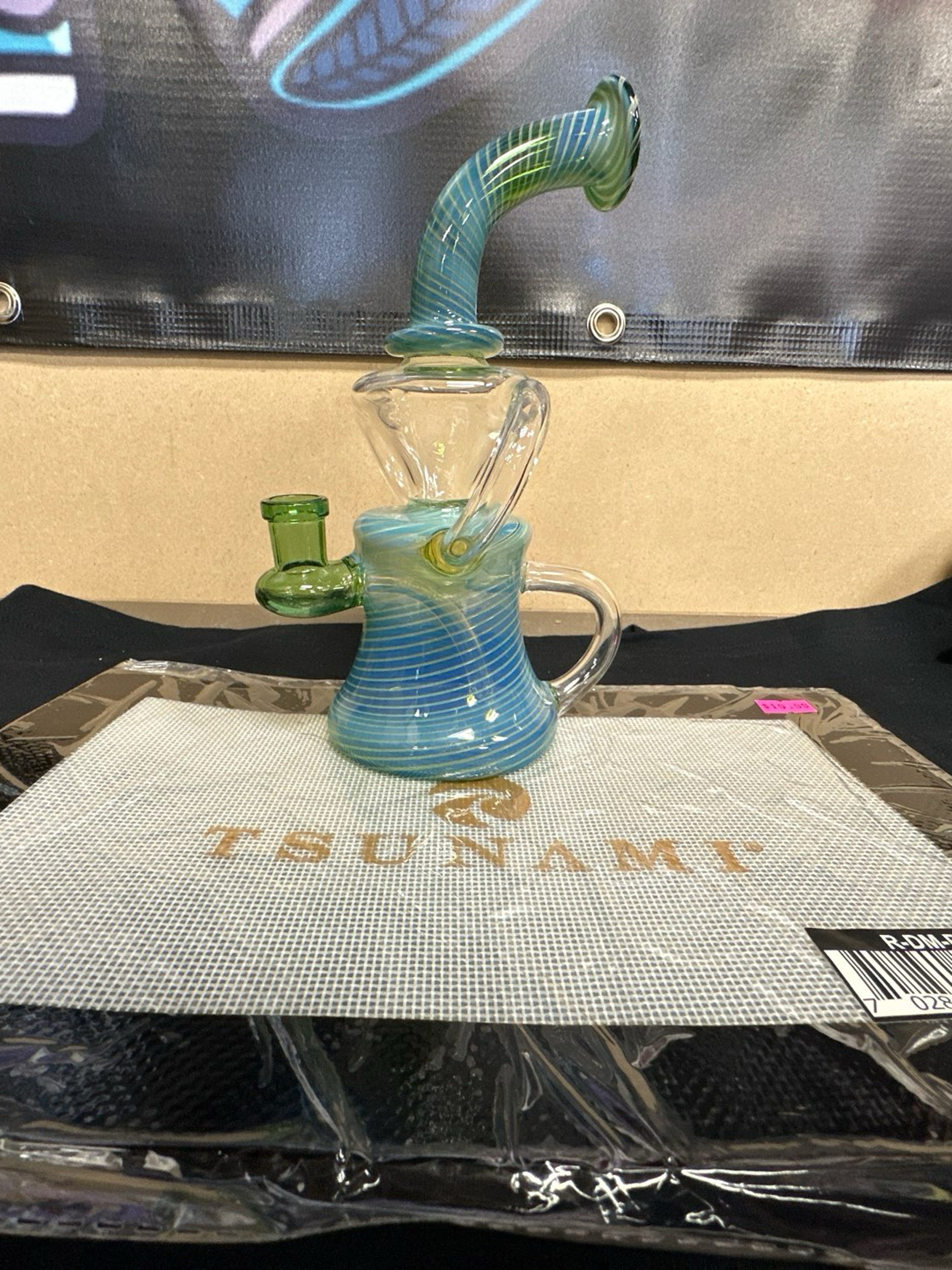 Preview pic of Dab Rig+ Tsunami Silicone Dab Mat