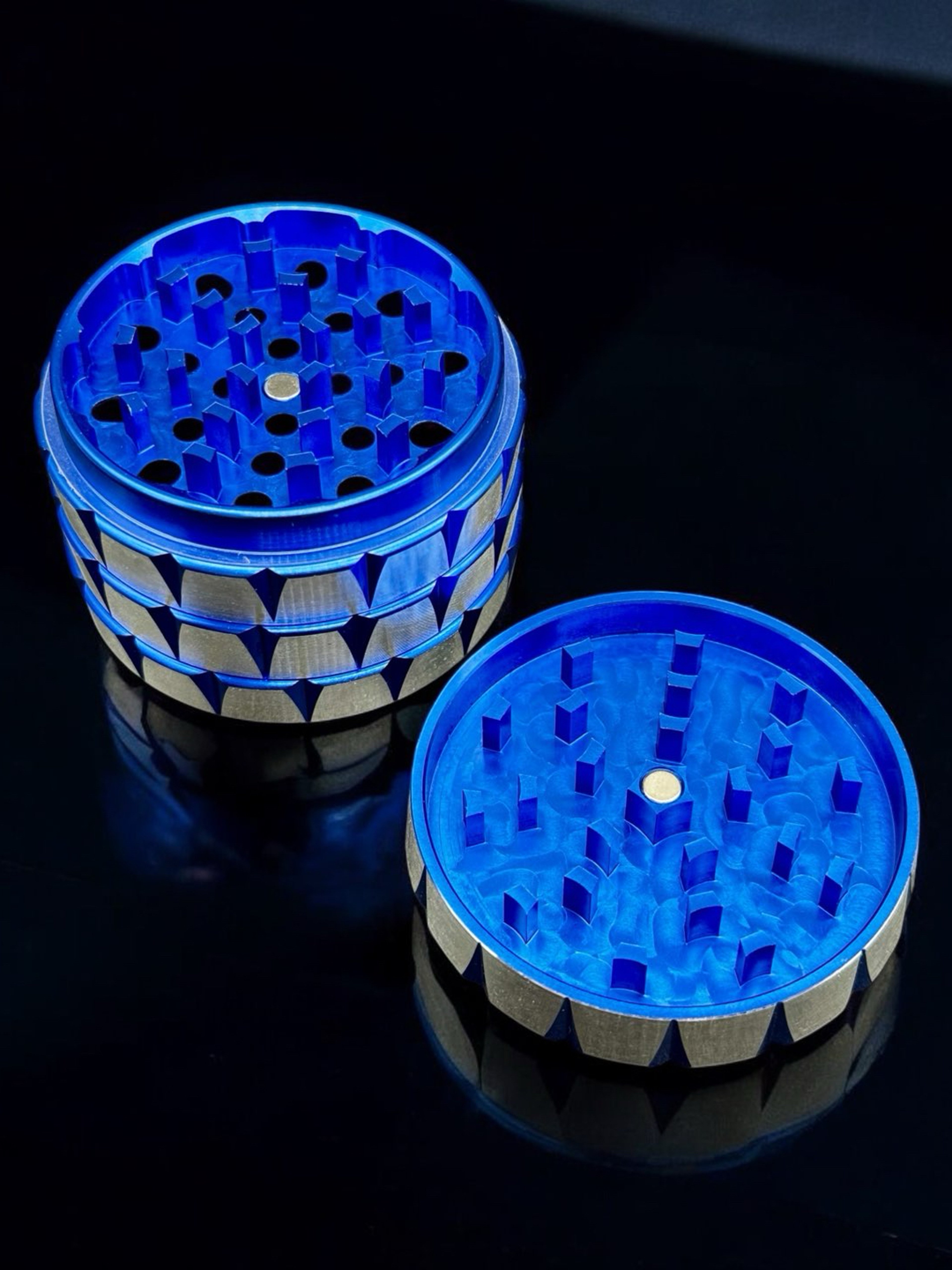 Preview pic of Ladder Design Aluminum Alloy Herb Grinder 63mm