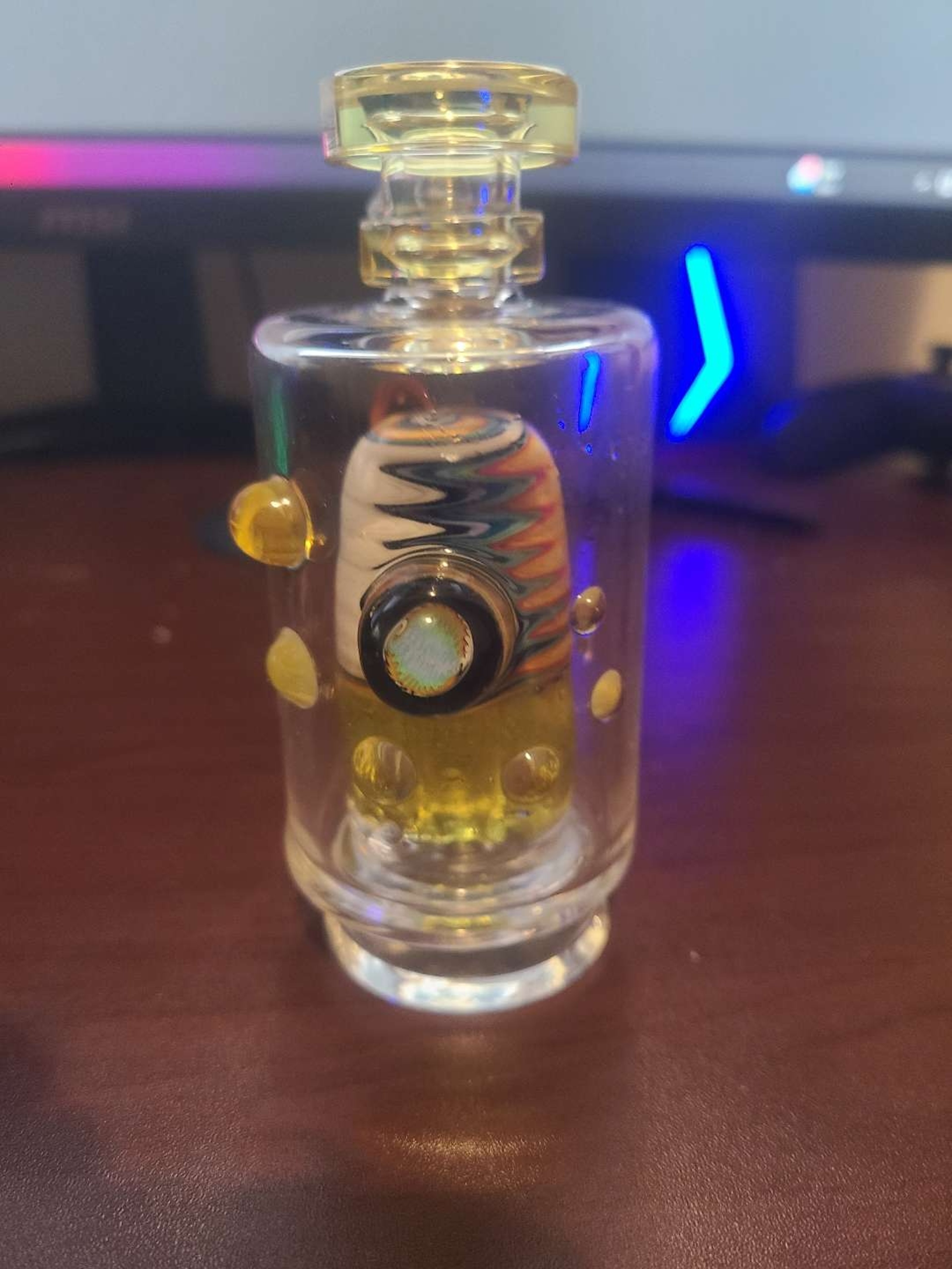 Preview pic of Hubbard Puffco wig wag chugger 2 hole
