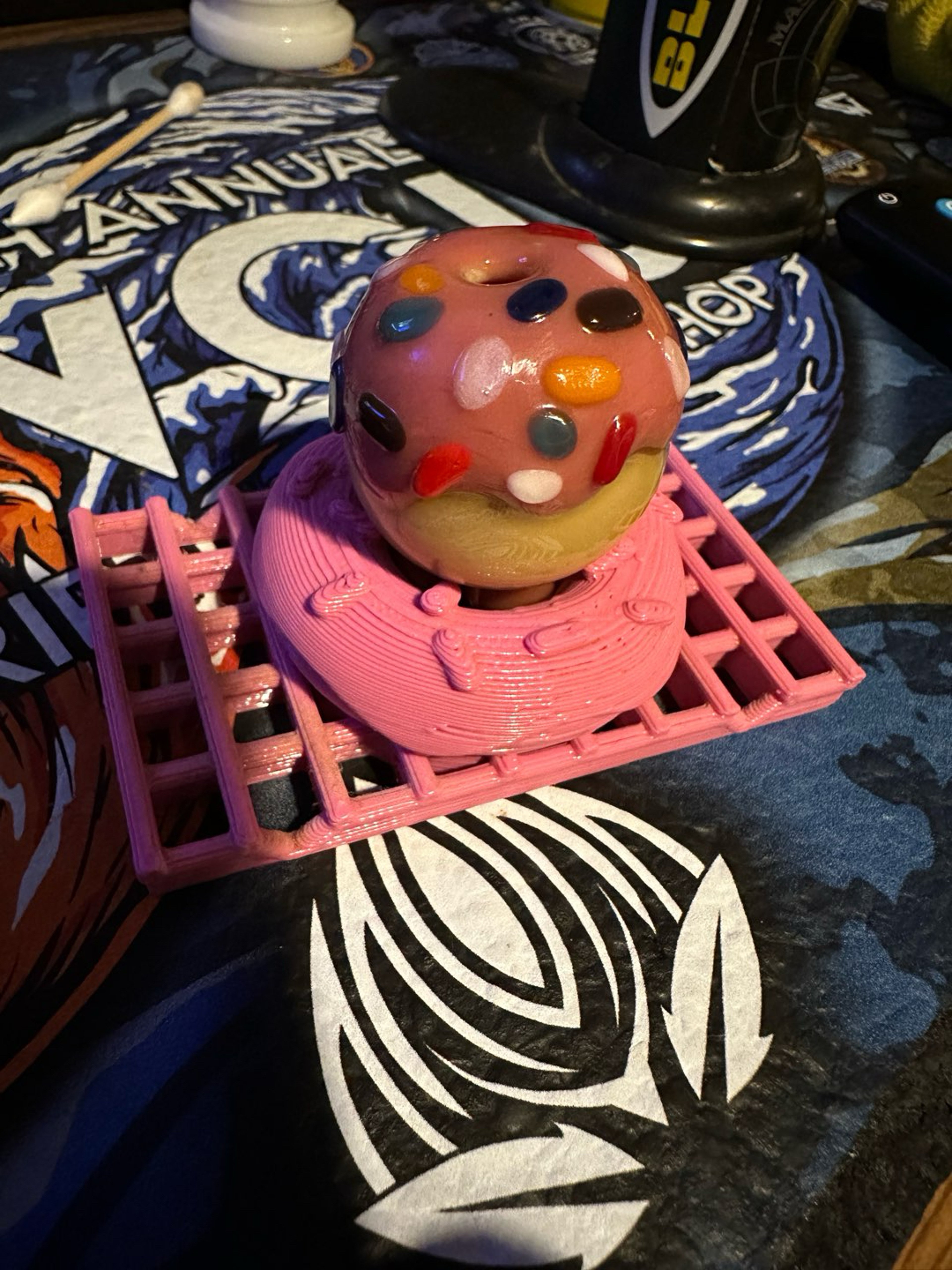 Preview pic of KGB munchkin cap w stand
