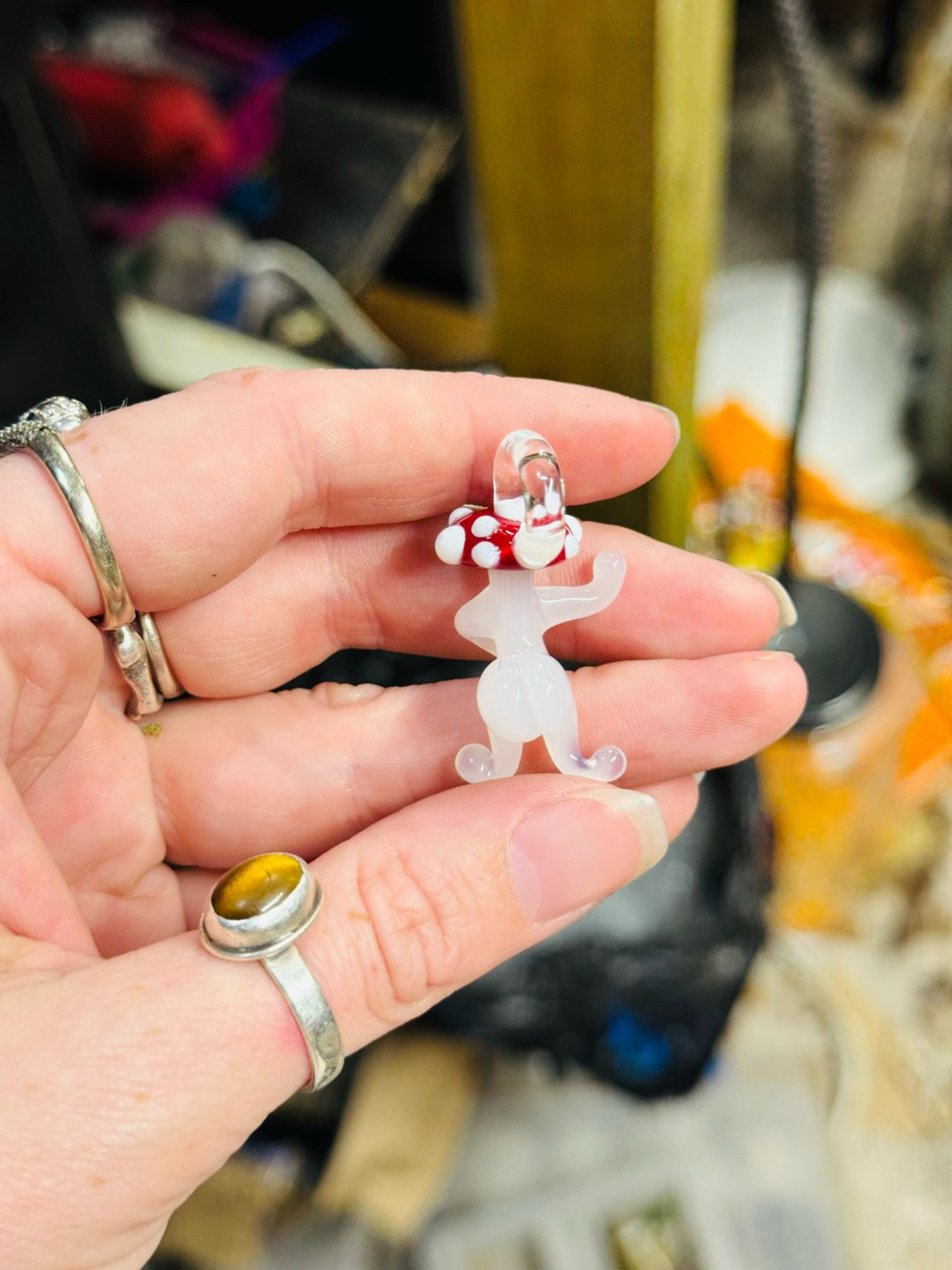 Preview pic of Dancing fungi pendant