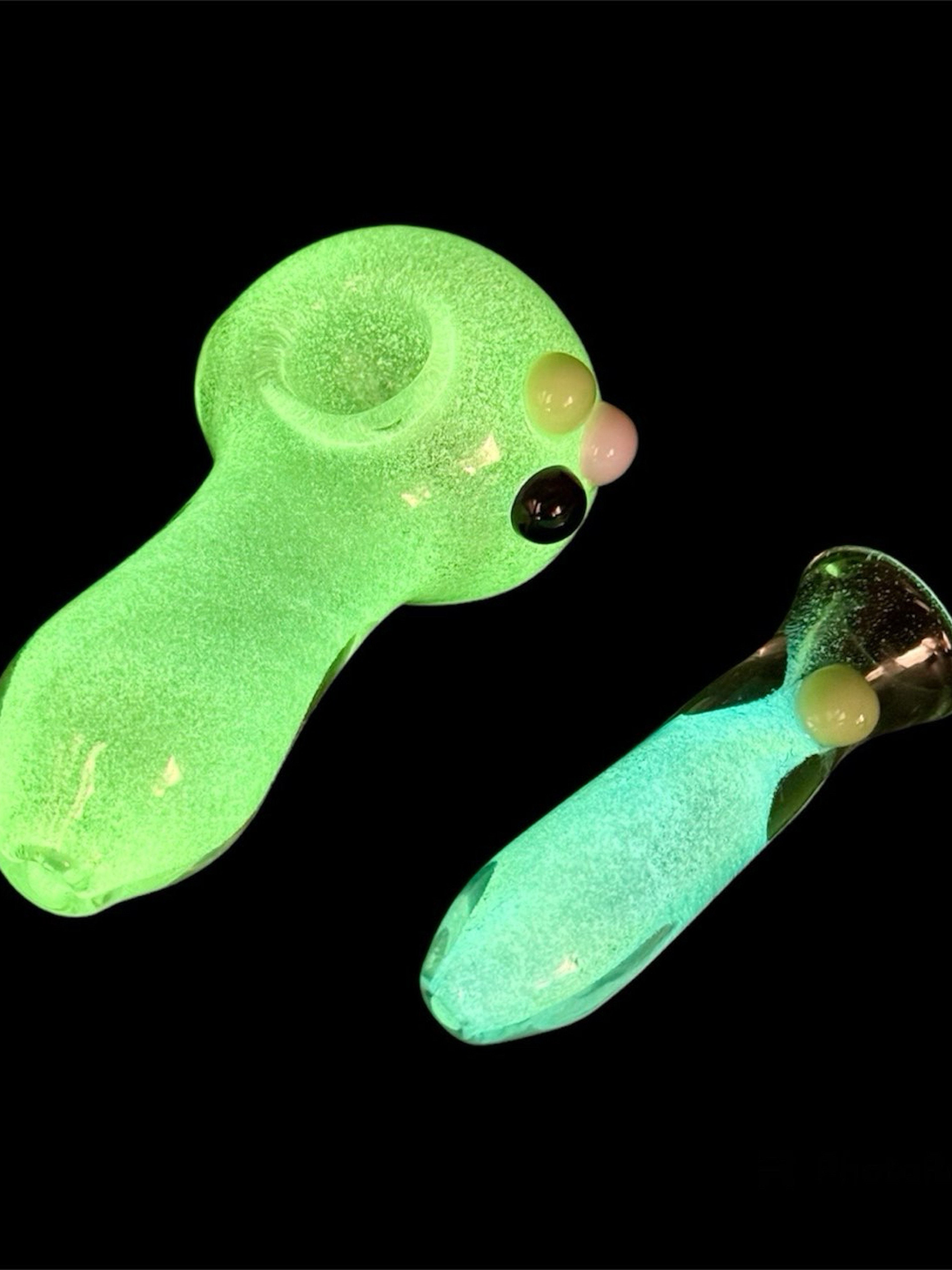 Preview pic of Set Glow in the Dark Glass Pipes & Chillum Pipe