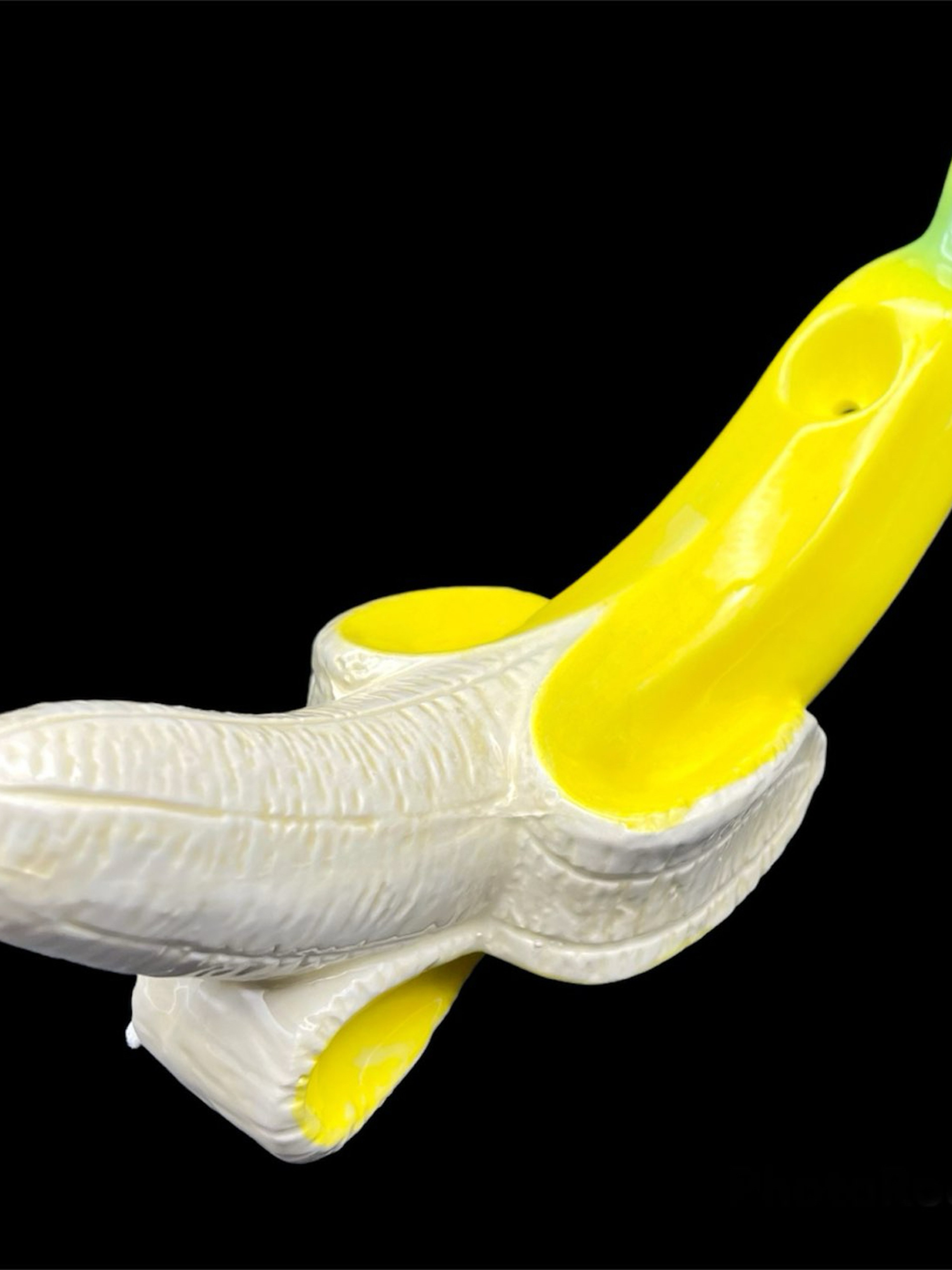 Preview pic of BANANA PIPE - CURVY TROPICAL FRUIT CERAMIC PIPE