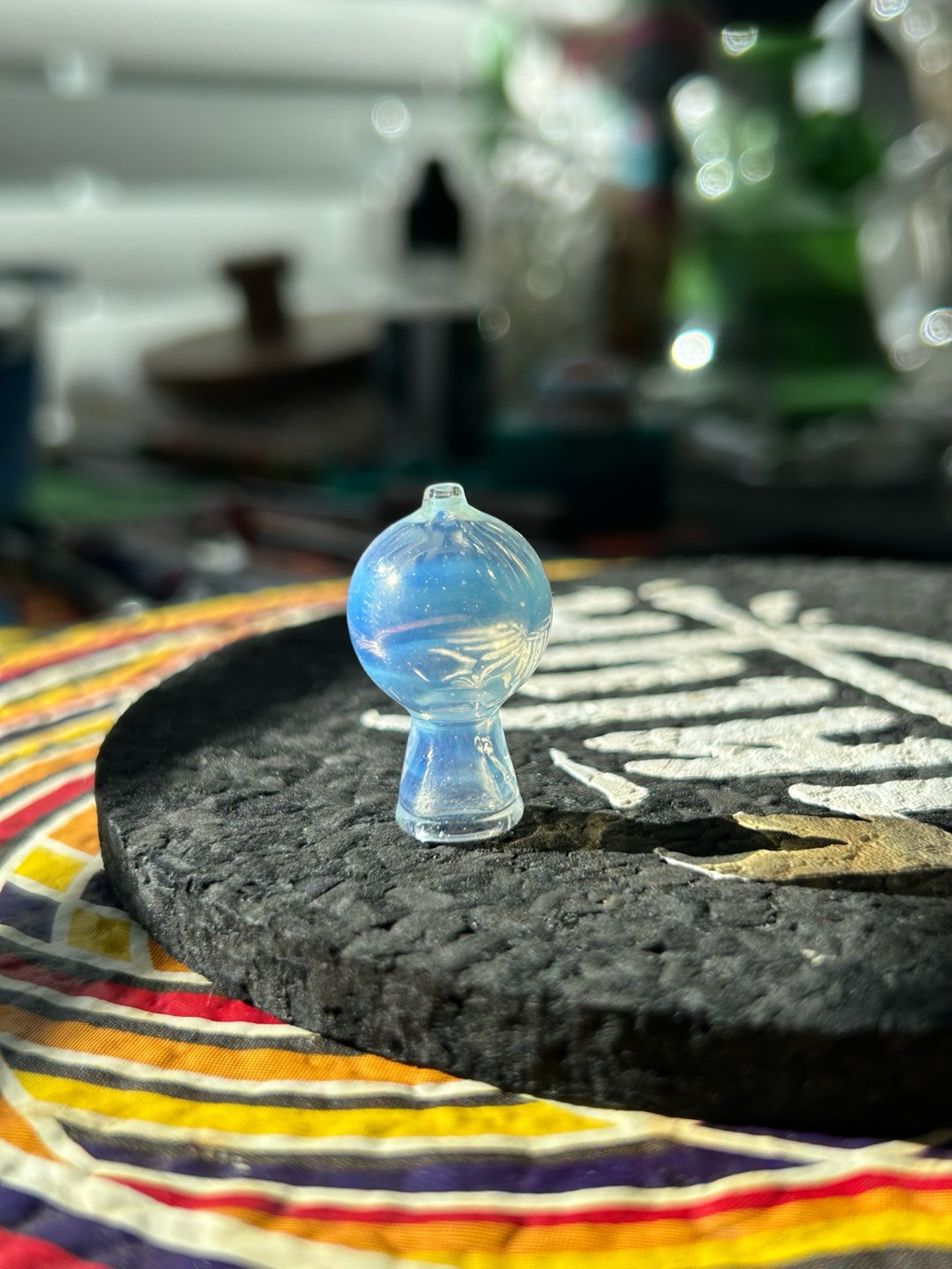 Preview pic of Hoyt glass puffco proxy bubble cap