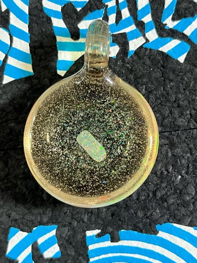 Preview pic of Large Opal pendant