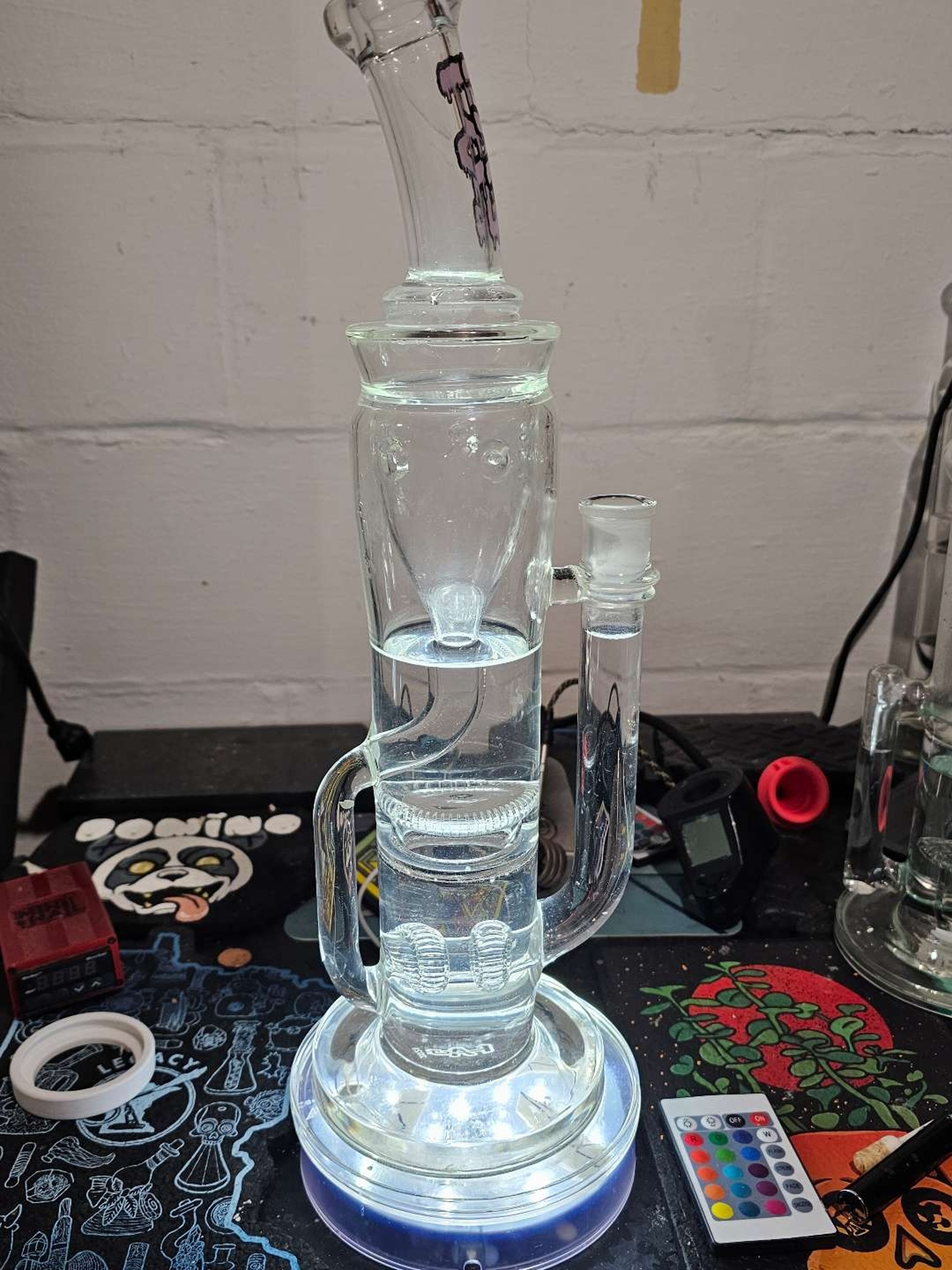 Preview pic of Thick ass glass