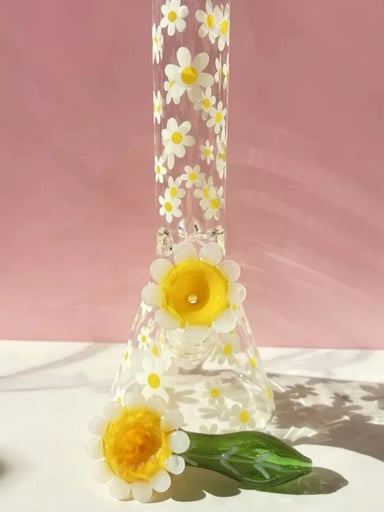 Preview pic of Clear daisy bong
