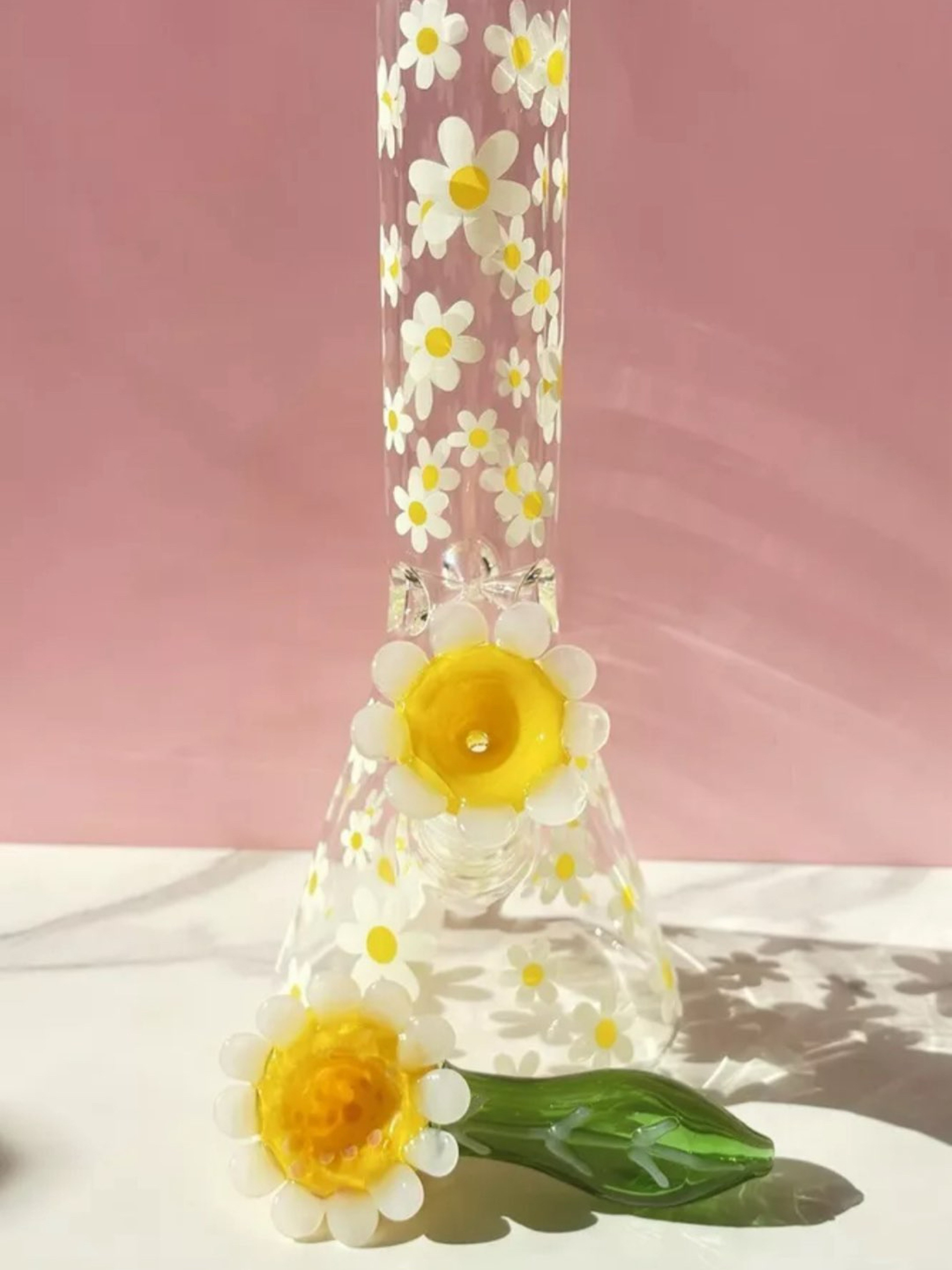 Preview pic of Clear daisy bong