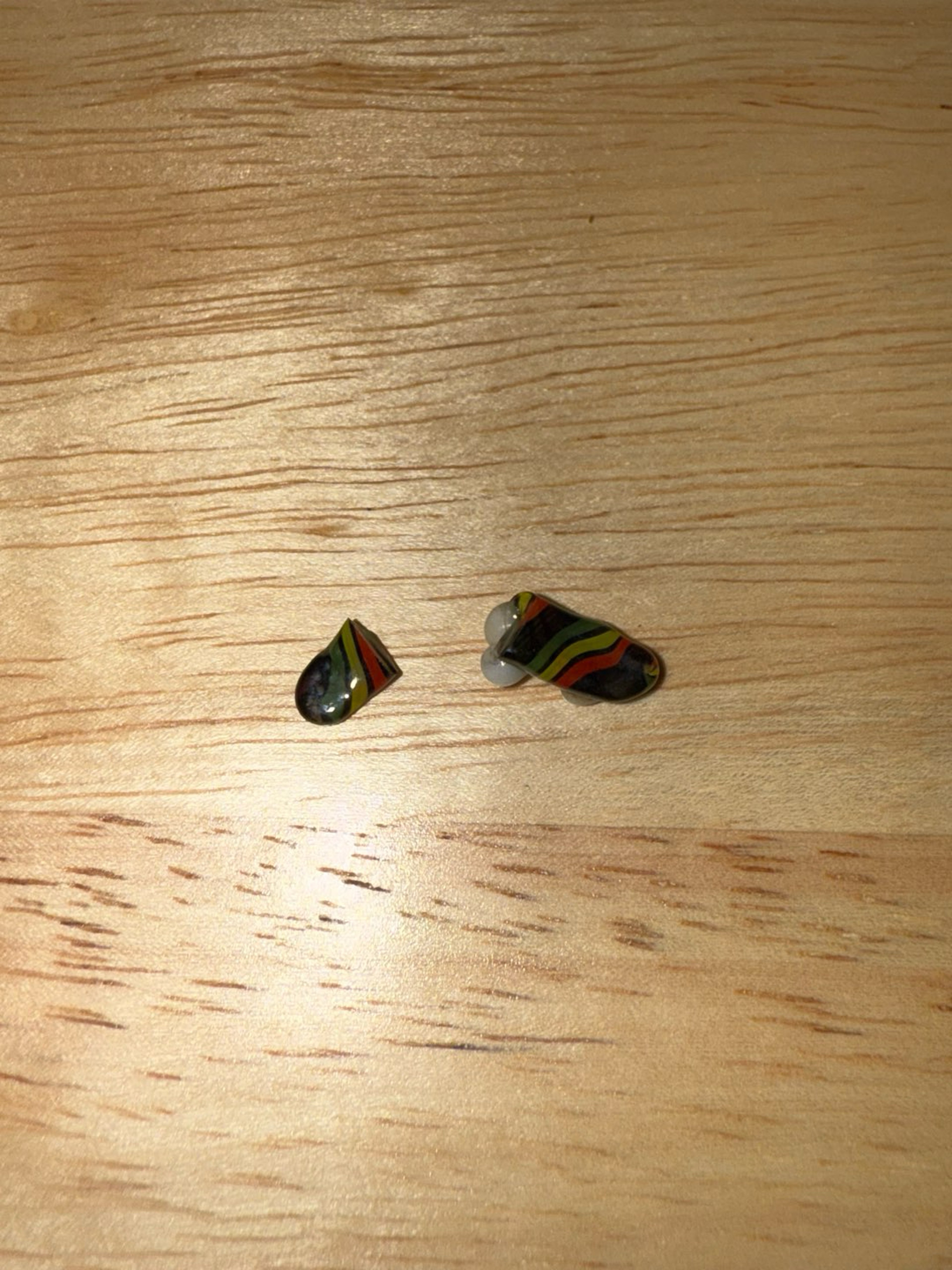Preview pic of Rasta Skateboard Pearl (Broken)