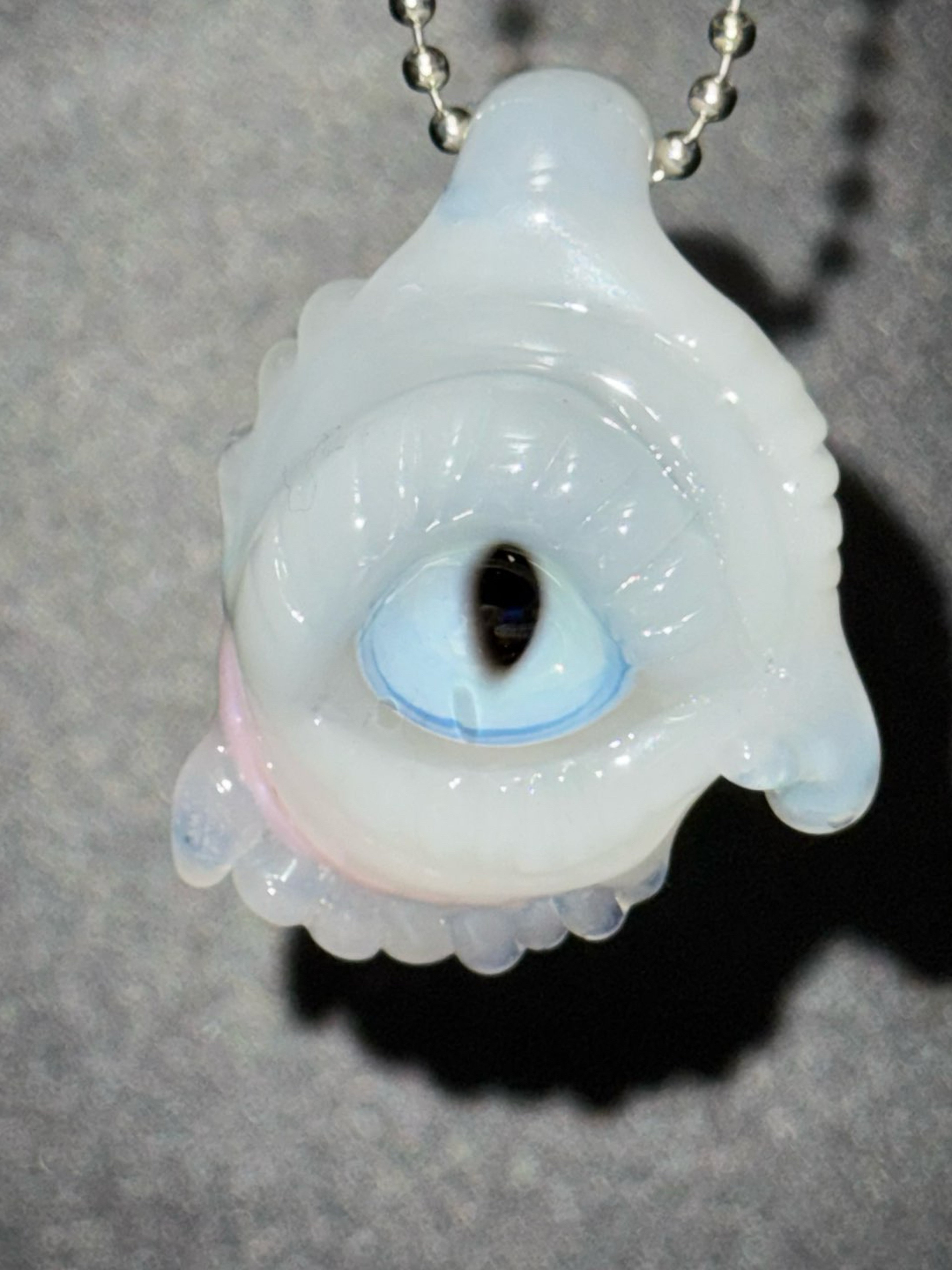 Preview pic of Abominable Elf Eye Pendant