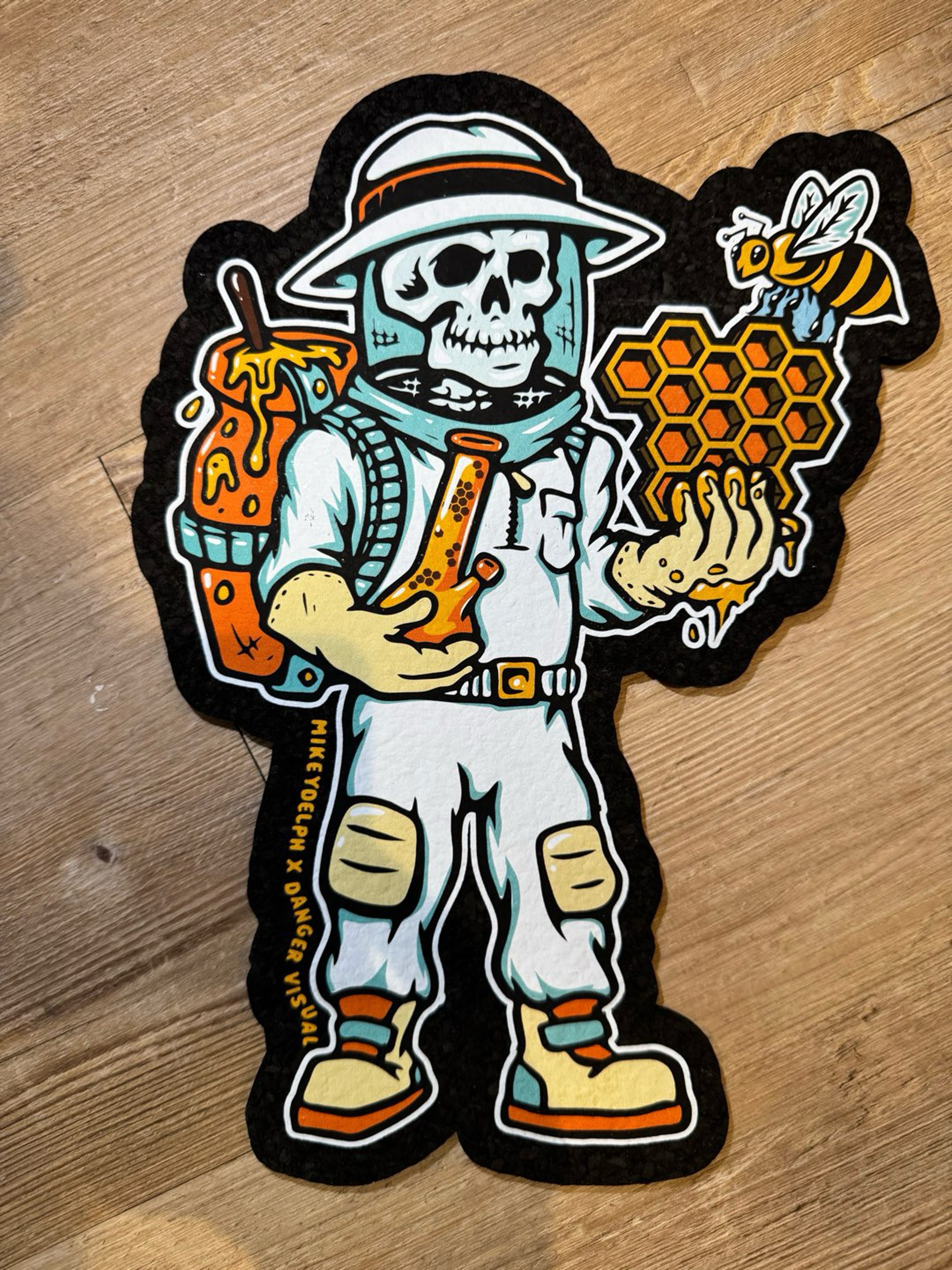 Preview pic of Mikeydelph "bees in the trap" cutout