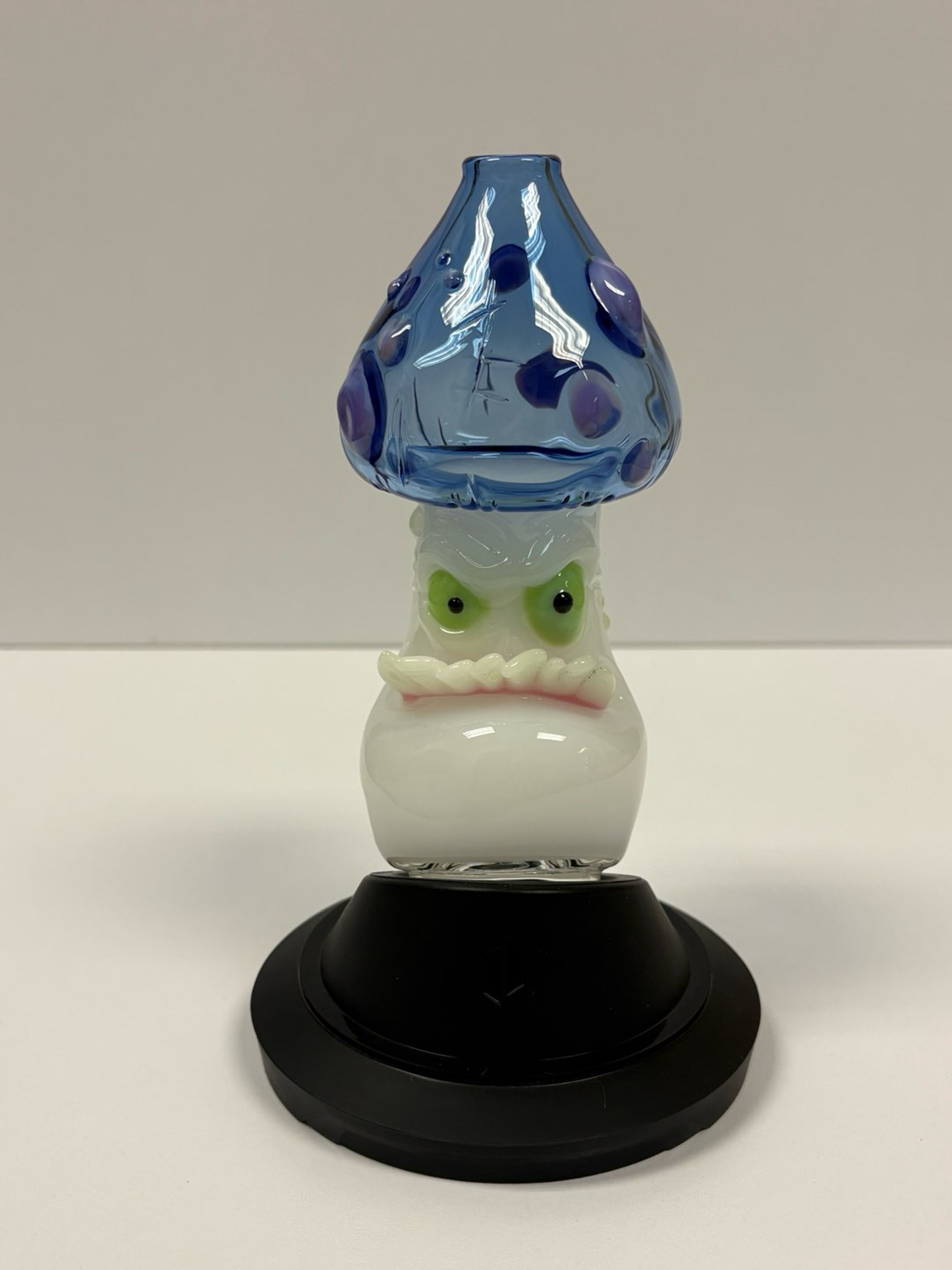 Preview pic of Space Glass Mushroom Alien Puffco Peak or Peak Pro top with UV glass accents