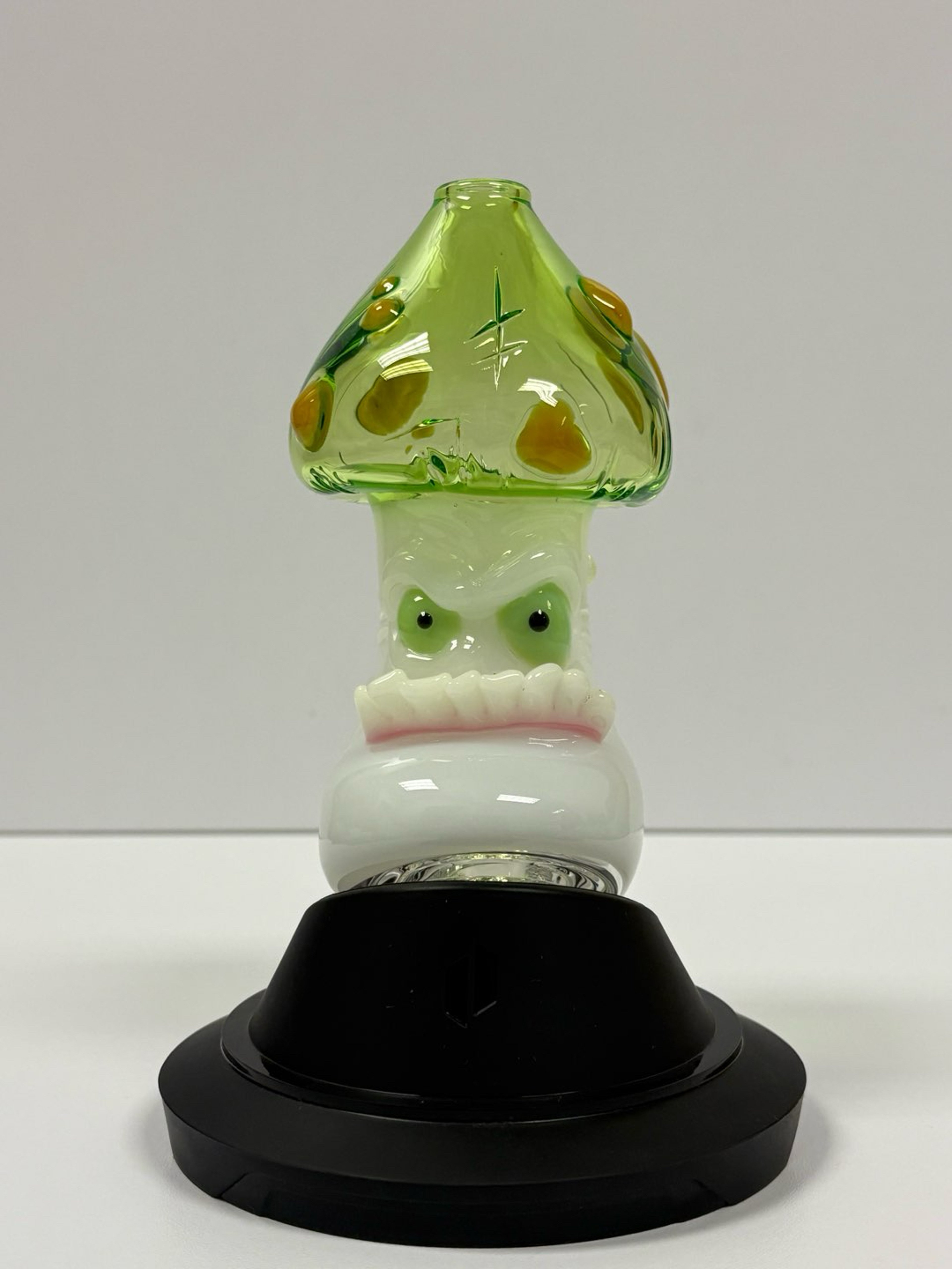 Preview pic of Space Glass Mushroom Alien Puffco Peak or Peak Pro top with UV glass accents