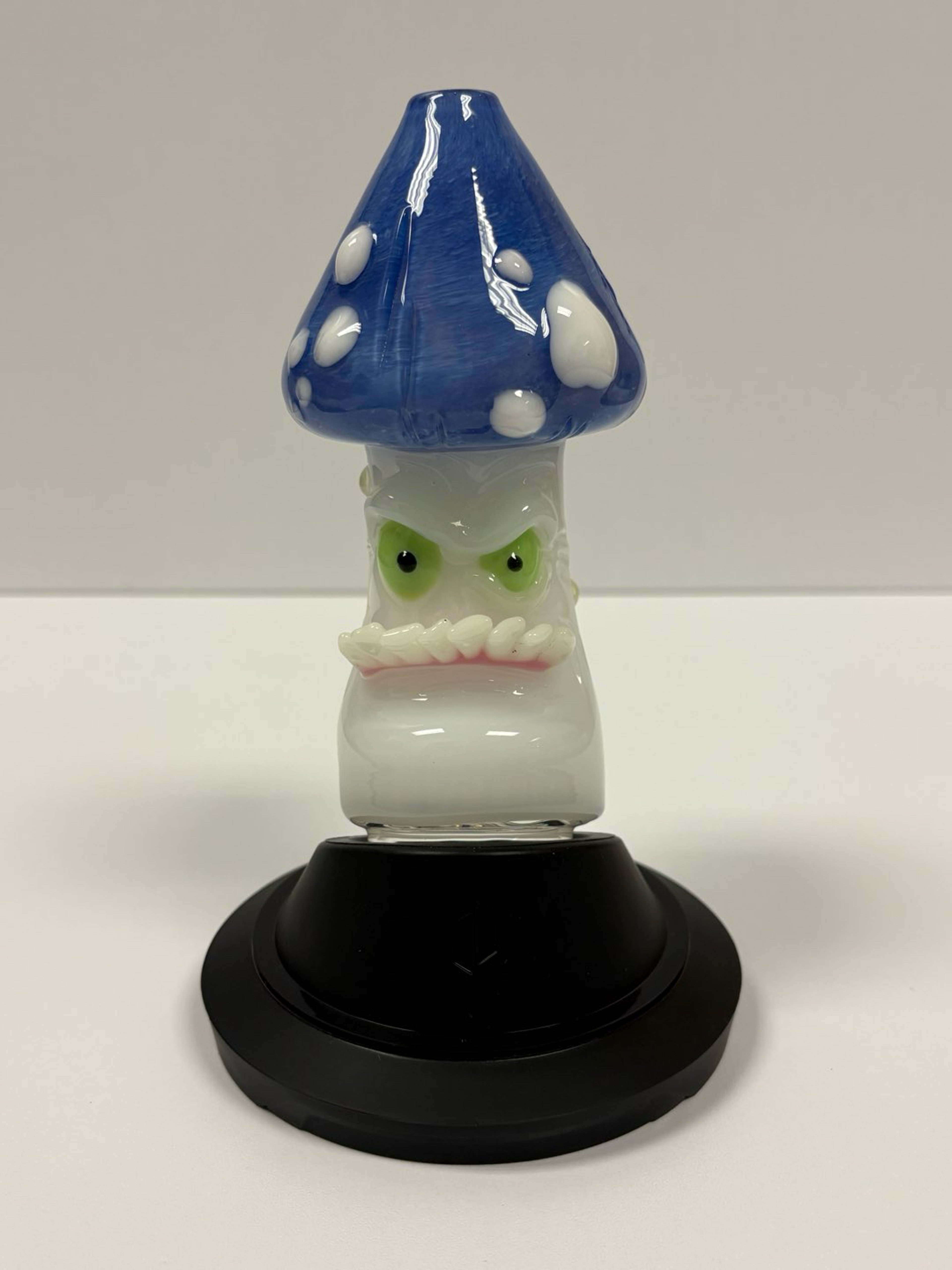 Preview pic of Space Glass Mushroom Alien Puffco Peak or Peak Pro top with UV glass accents