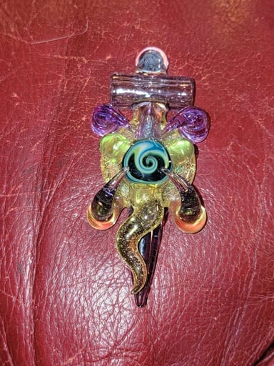 Preview pic of Taylor Sims pendy
