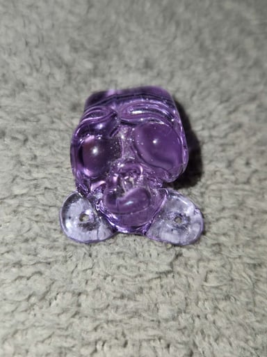Preview pic of Alien head pendant CFL reactive